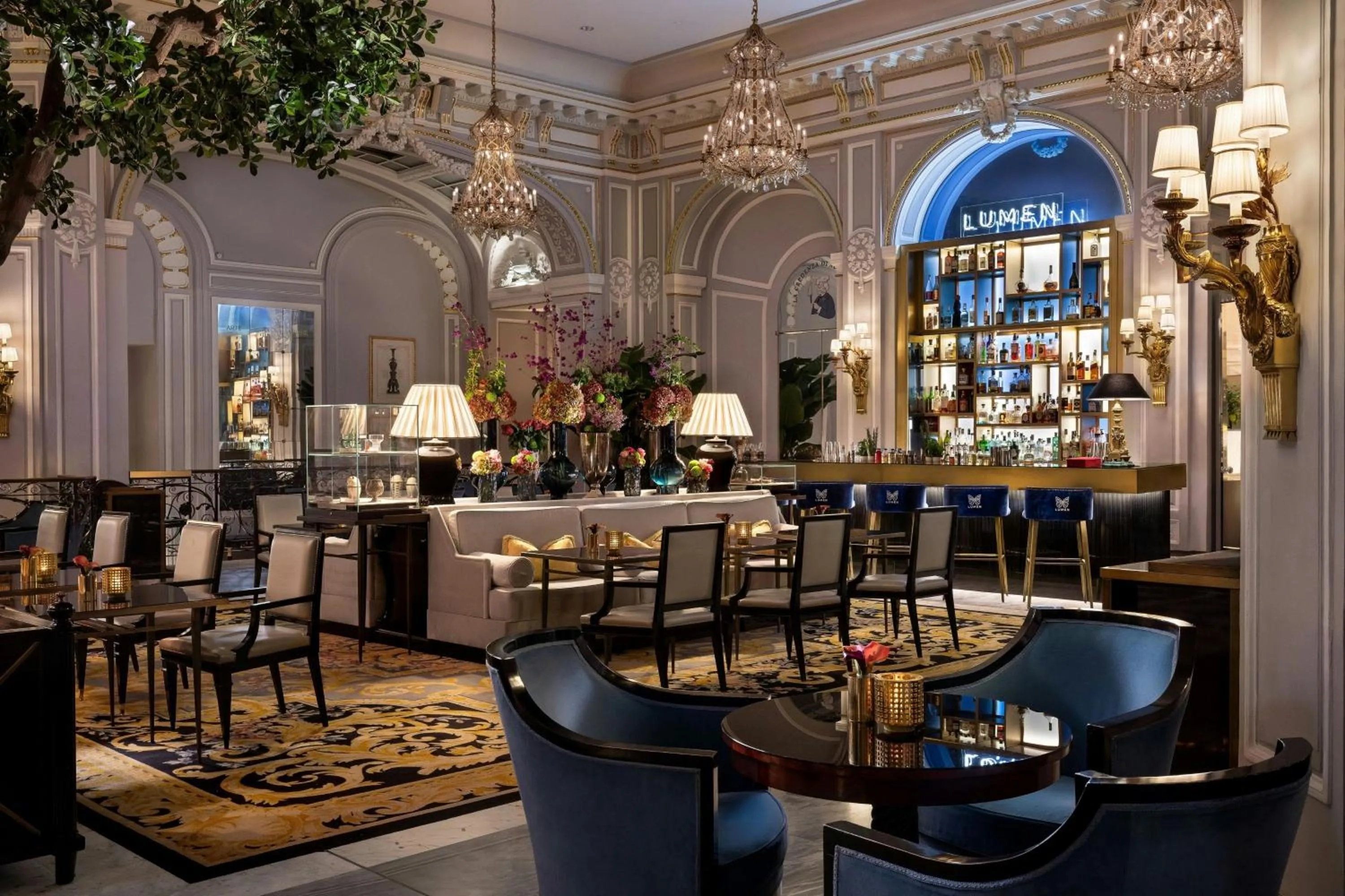Lounge or bar in The St. Regis Rome