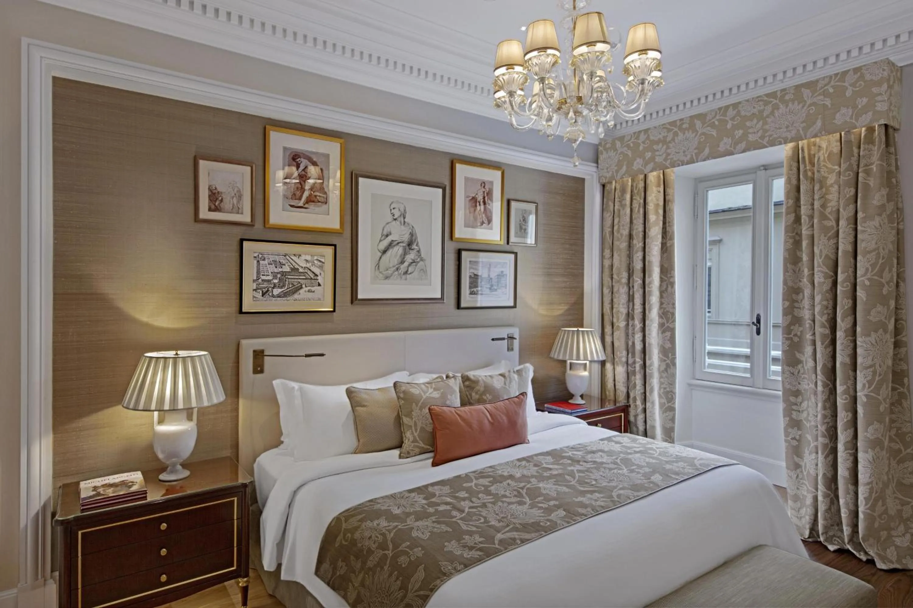 Bedroom, Bed in The St. Regis Rome