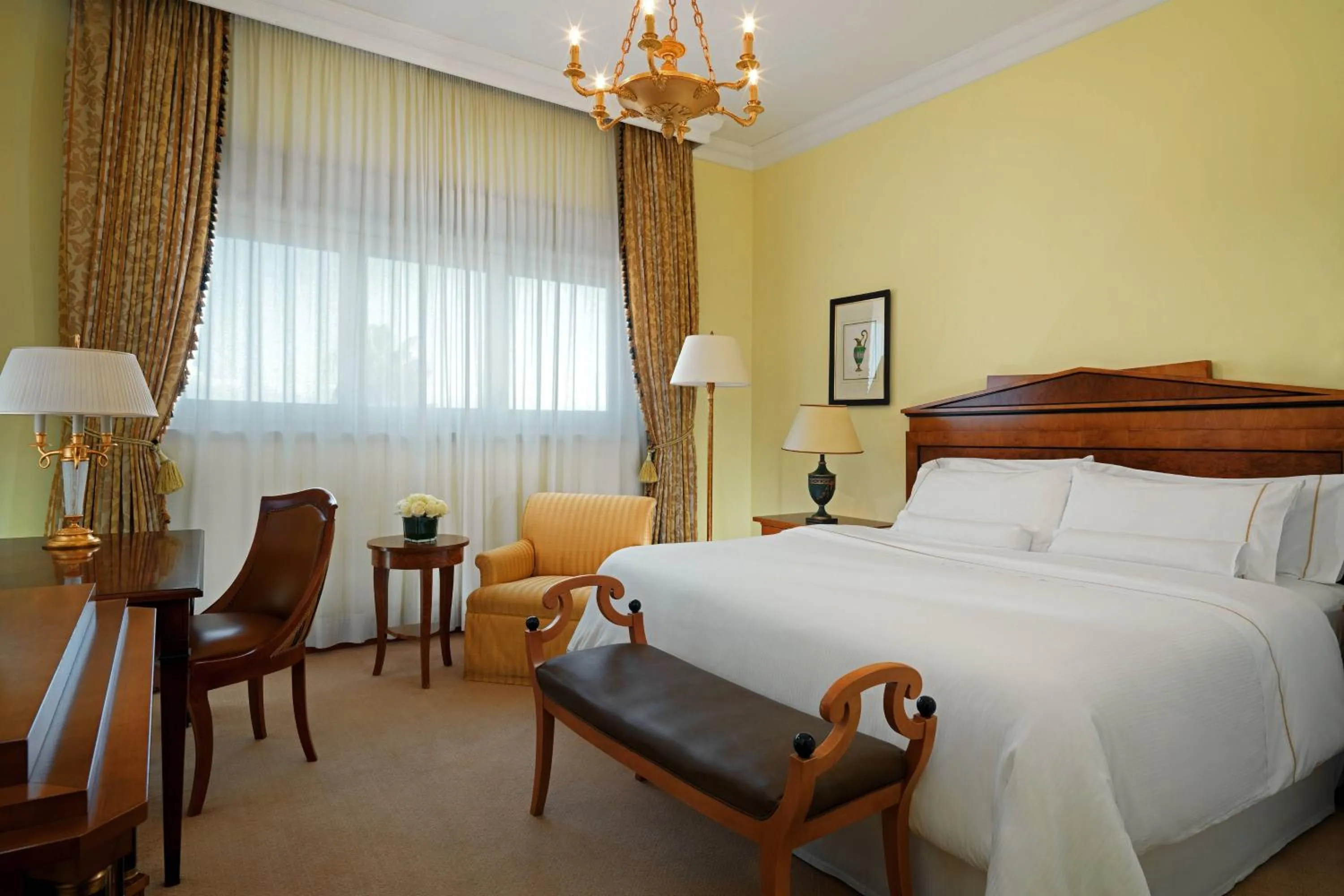 Photo of the whole room, Bed in The Westin Excelsior, Rome