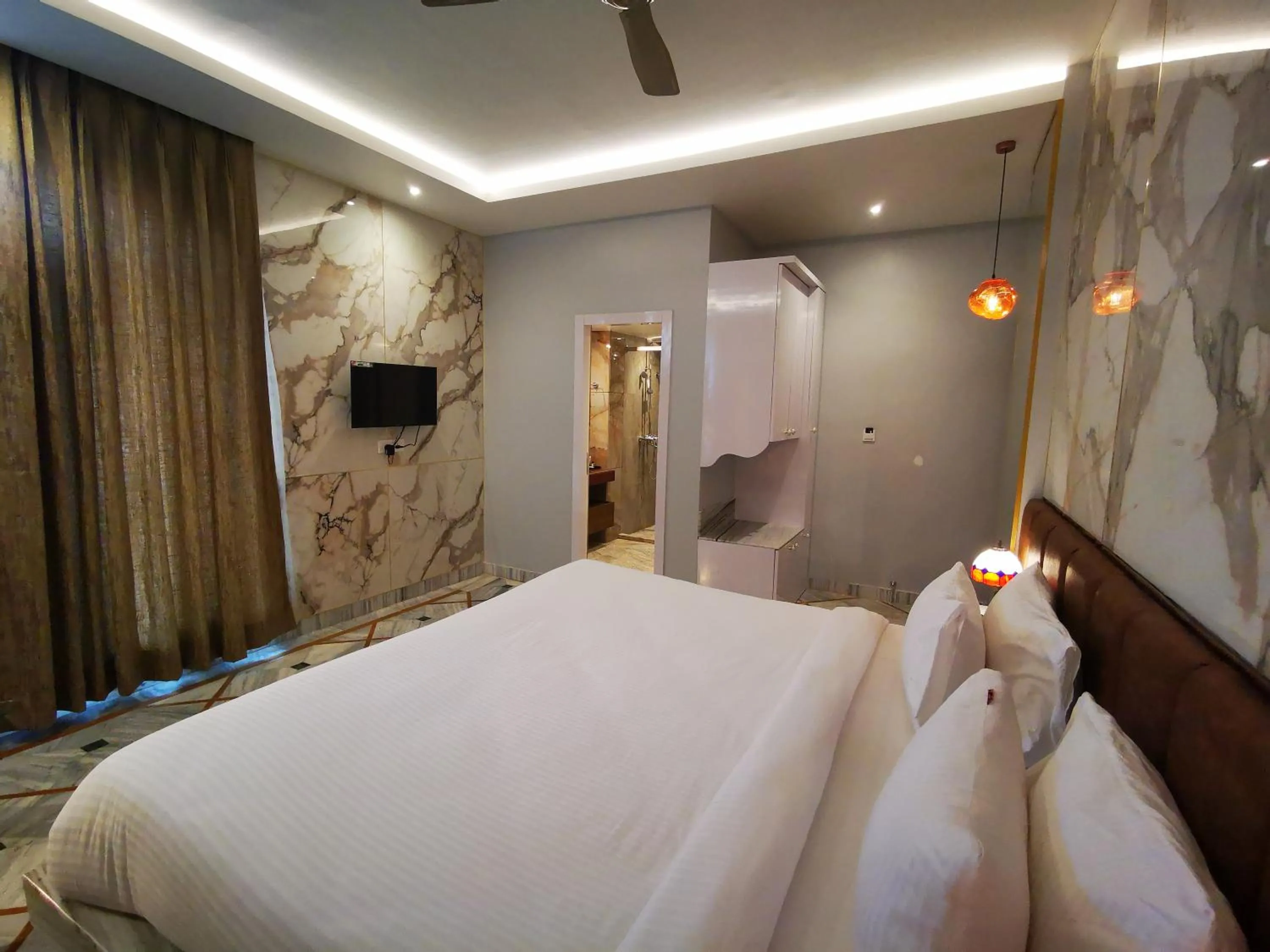 Bed in HOTEL RIO BENARAS