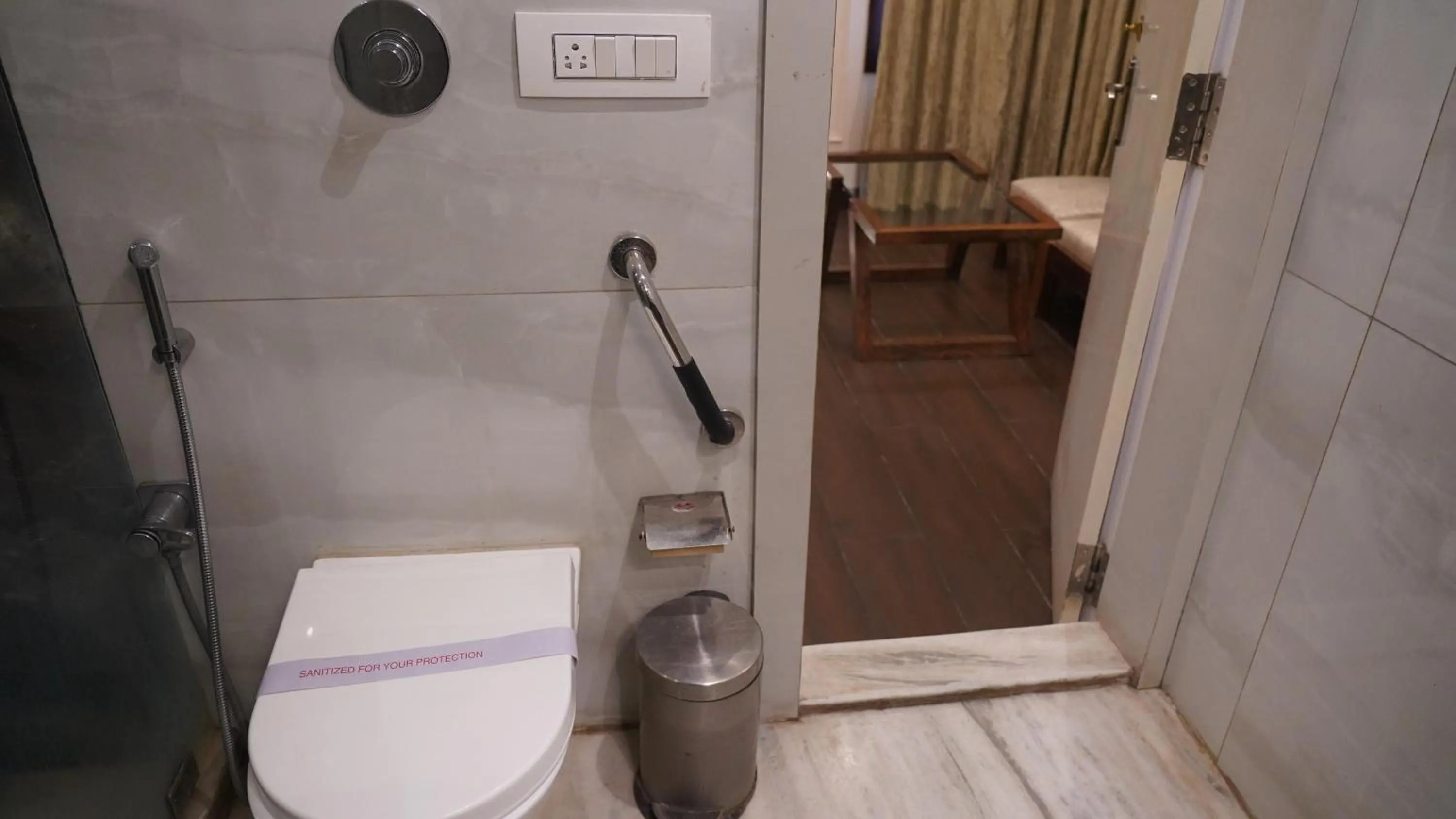 Bathroom in HOTEL RIO BENARAS