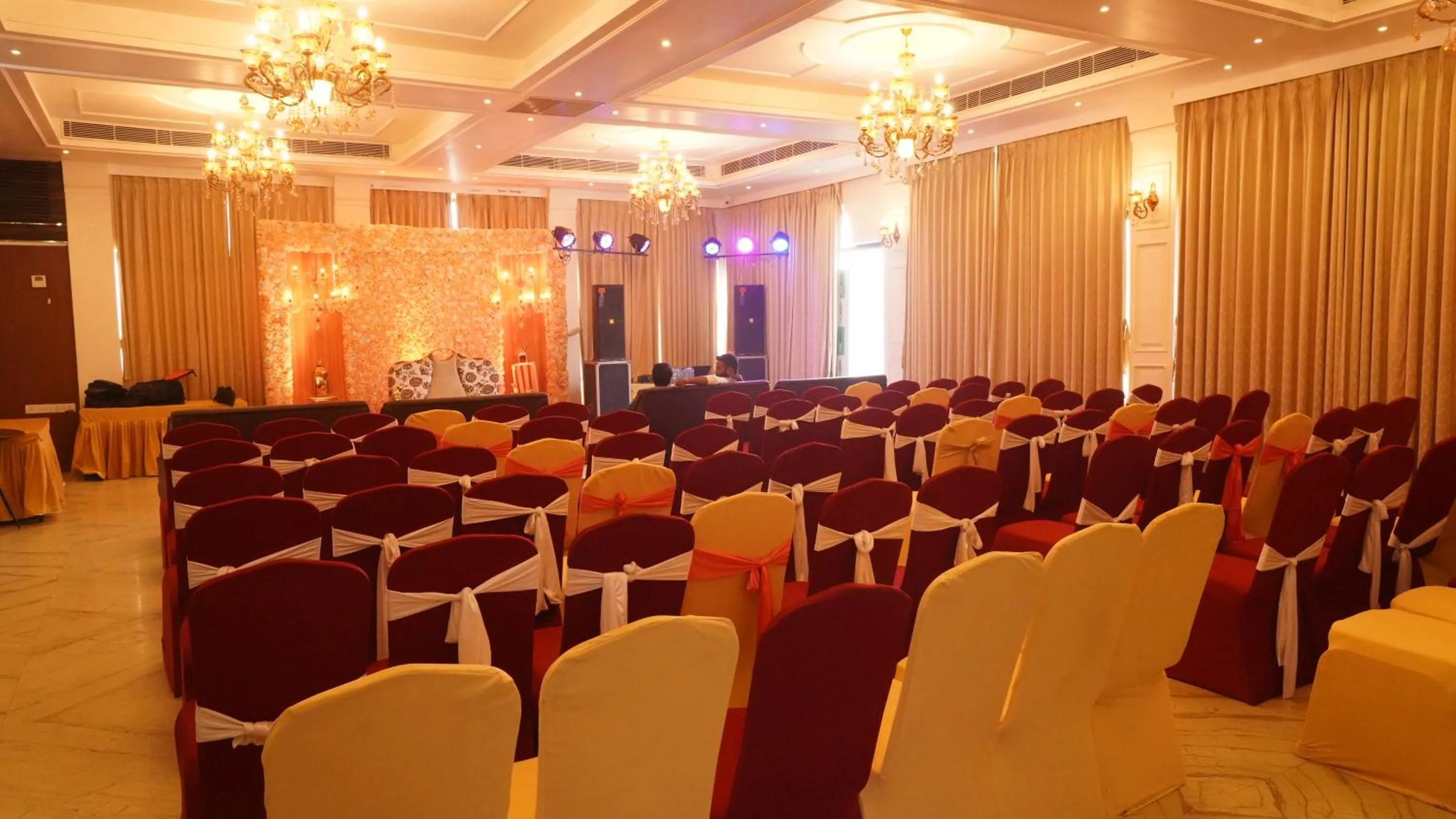 Banquet/Function facilities in HOTEL RIO BENARAS