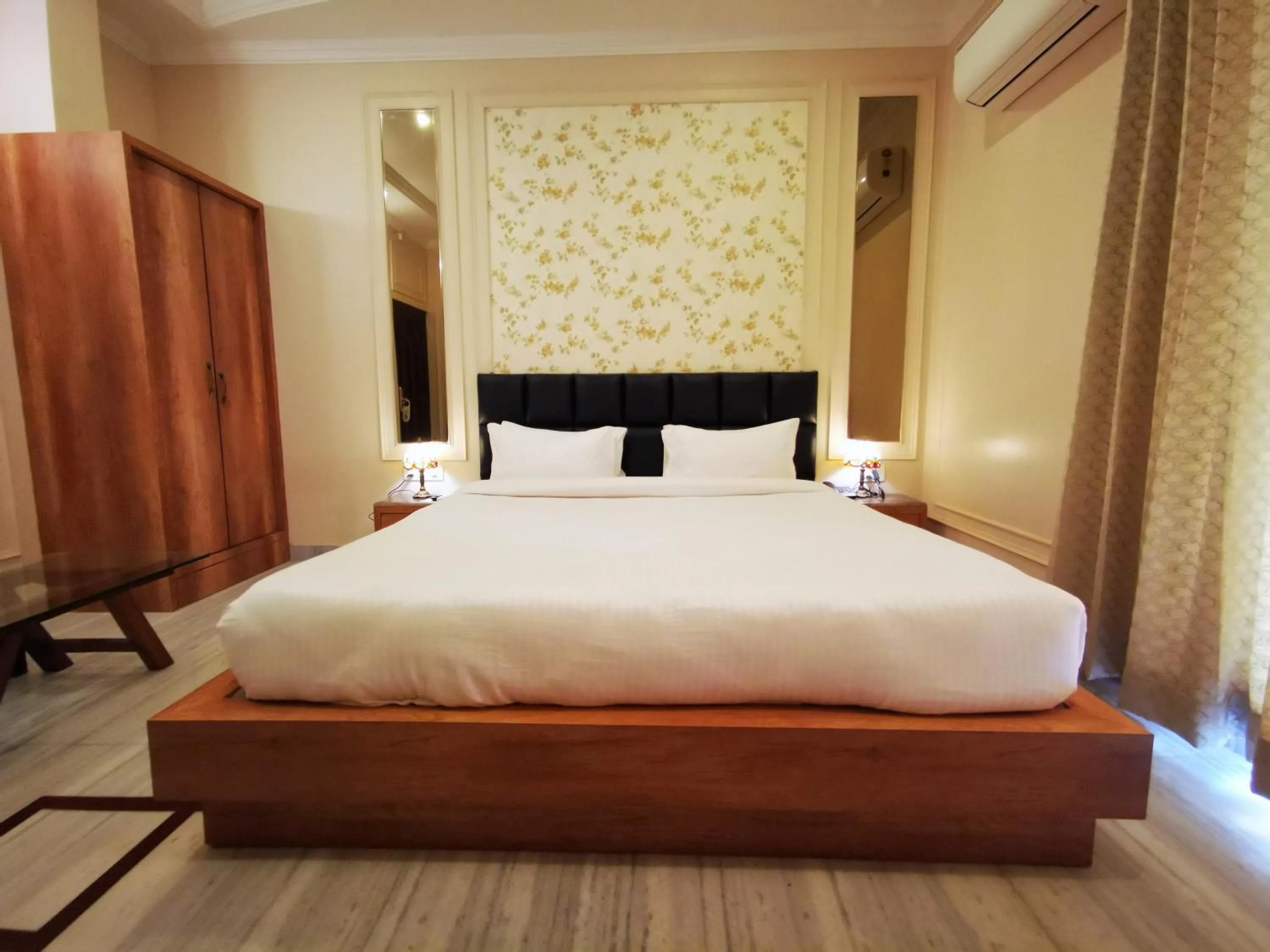 Bed in HOTEL RIO BENARAS
