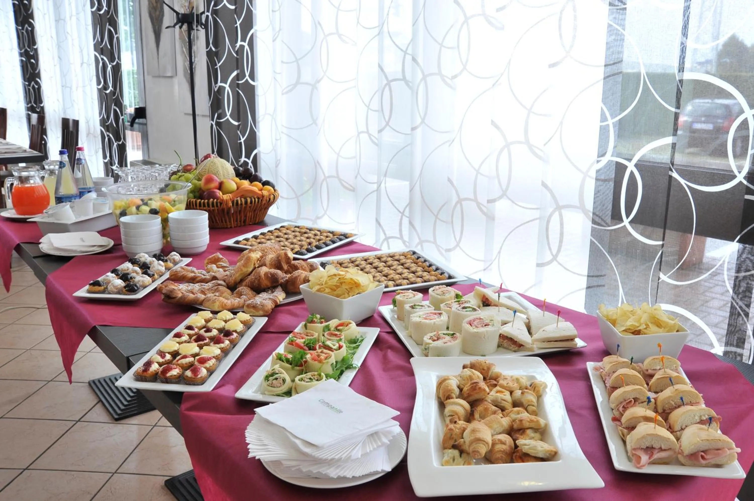 Restaurant/places to eat in Tulip Inn Padova