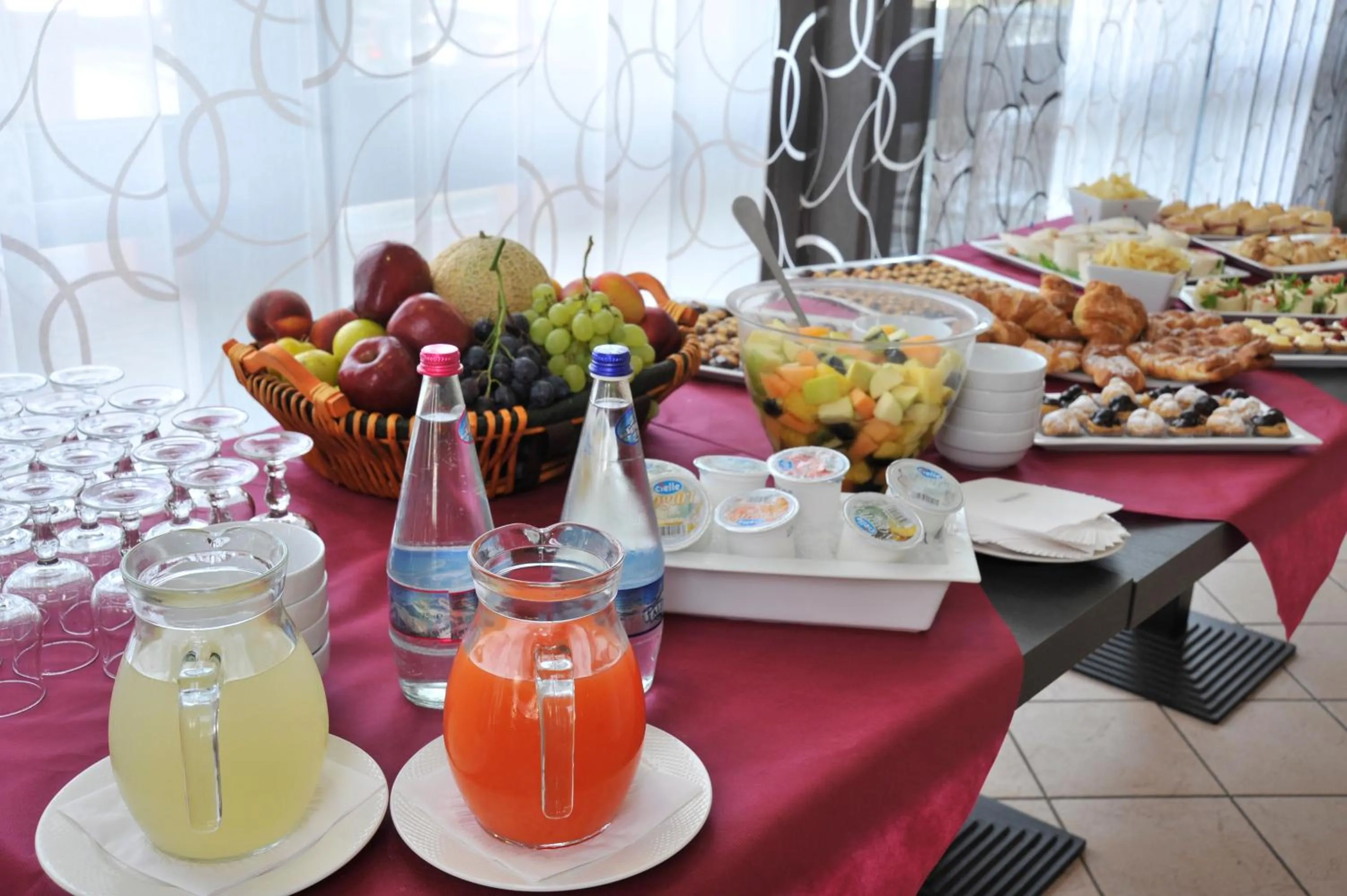 Restaurant/places to eat in Tulip Inn Padova