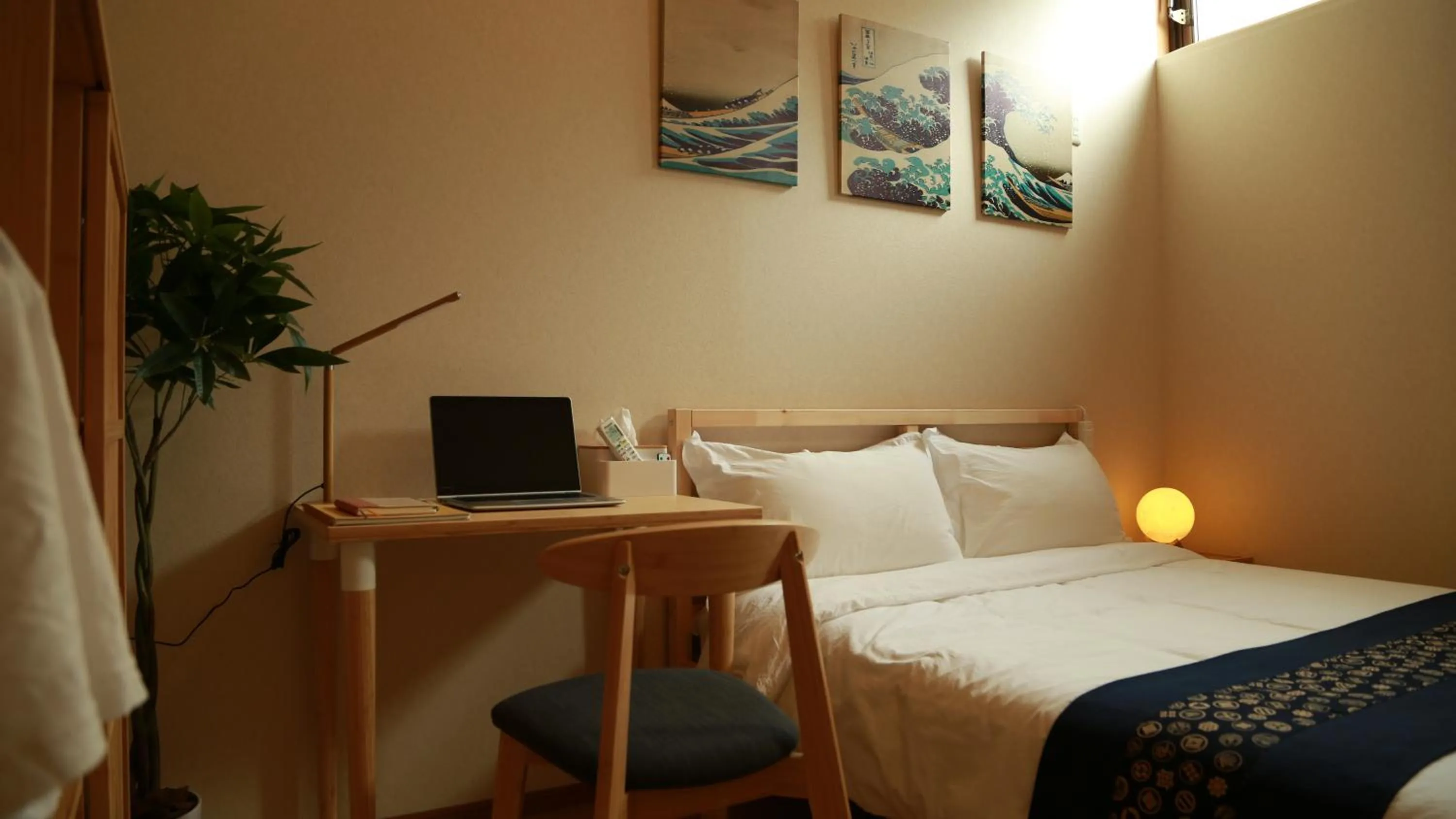 Bed in E JOY INN-West Shinjuku Branch