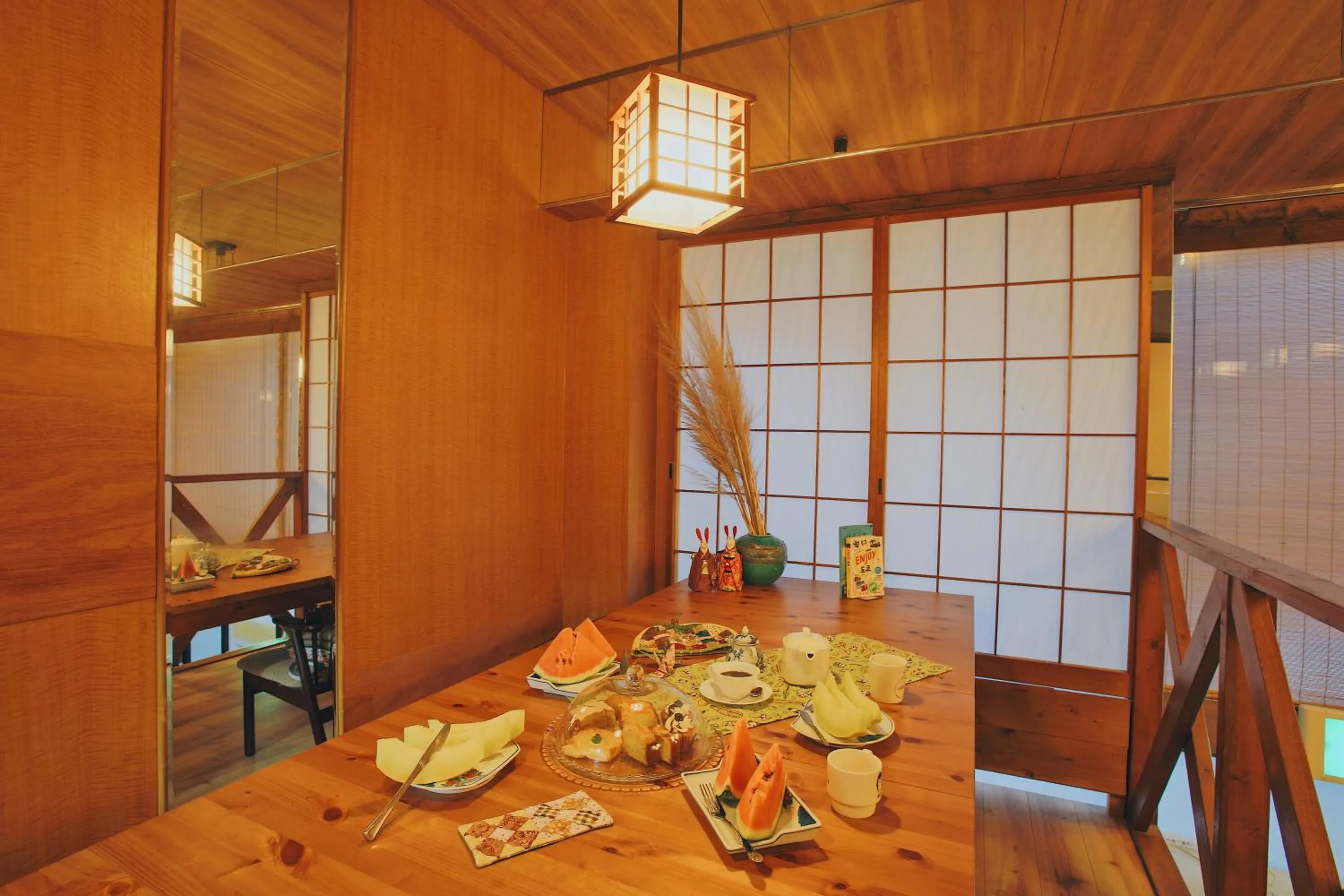 Dining area in E JOY INN-West Shinjuku Branch