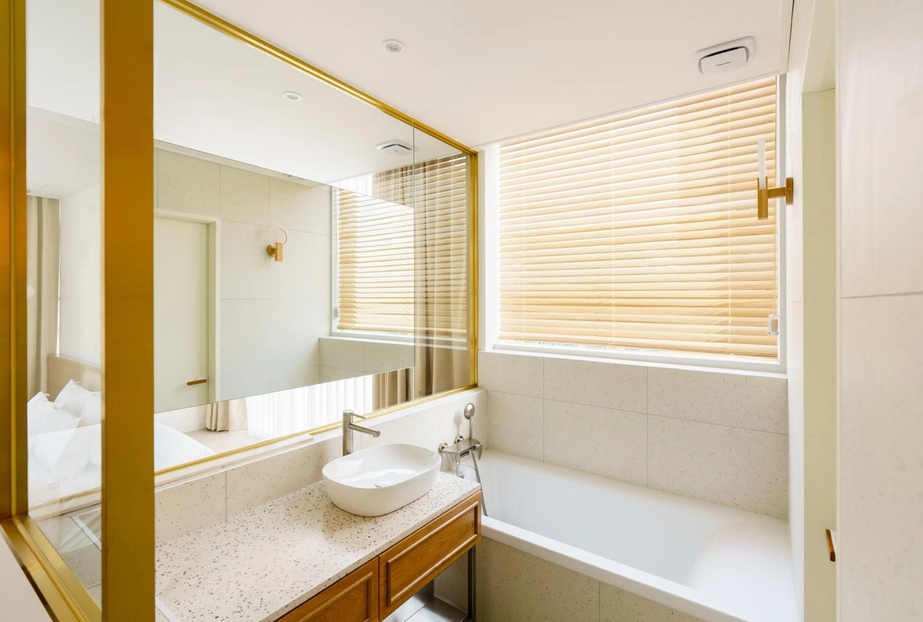 Shower in Yangju Hotel Ippda