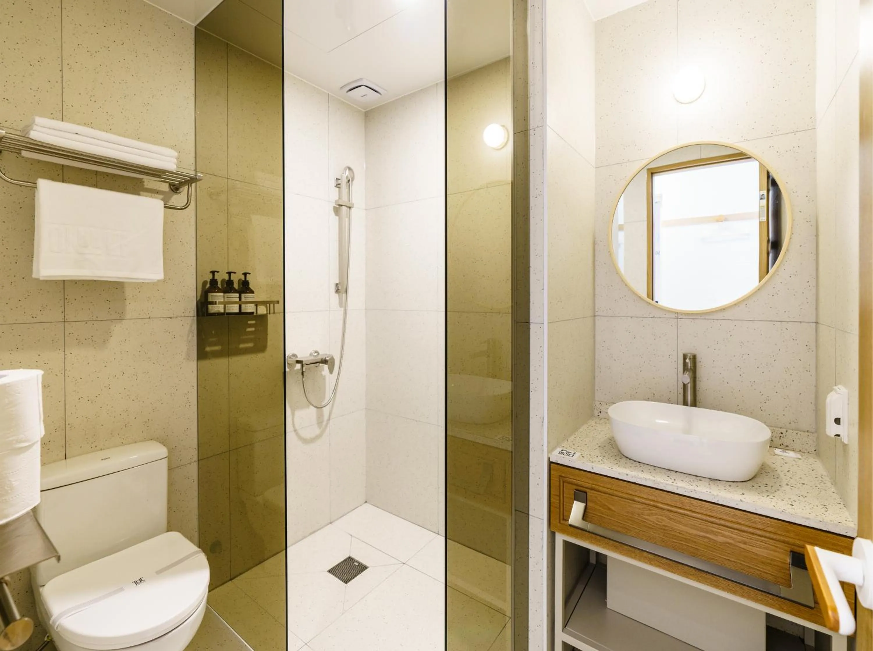 Bathroom in Yangju Hotel Ippda