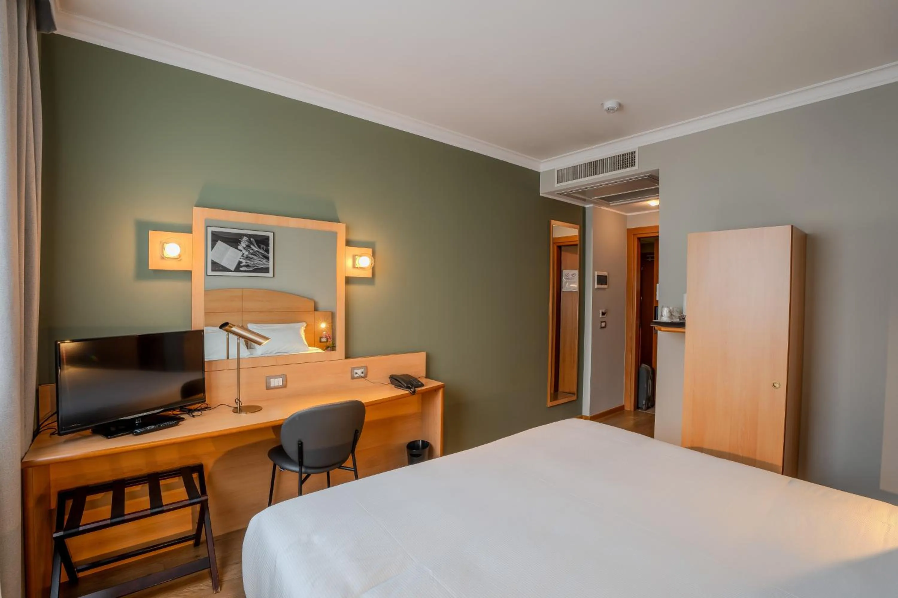 Bedroom, Bed in Tulip Inn Turin West Rivoli