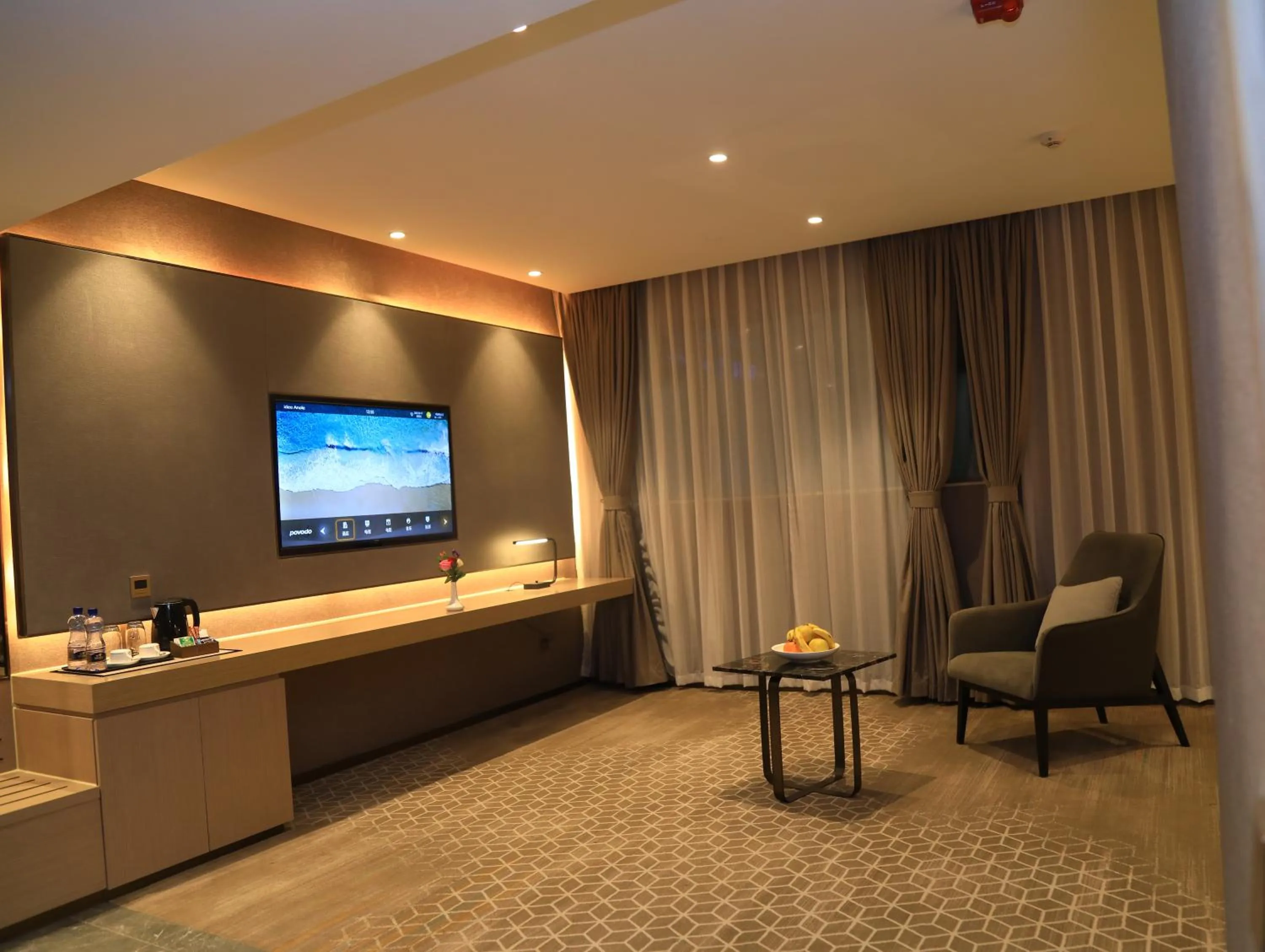 TV and multimedia in Skylight In-Terminal Hotel