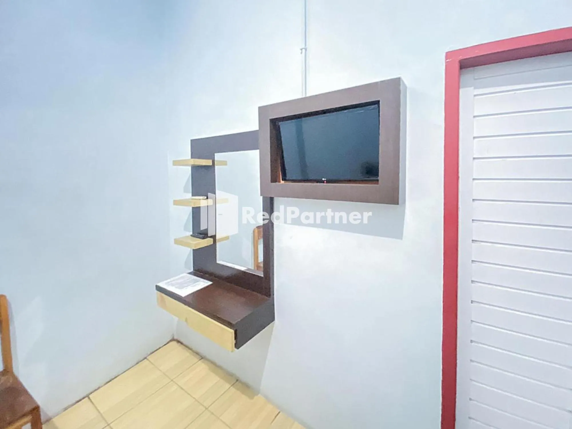 TV and multimedia in Homestay Tirtasari Pinrang City Center Mitra RedDoorz