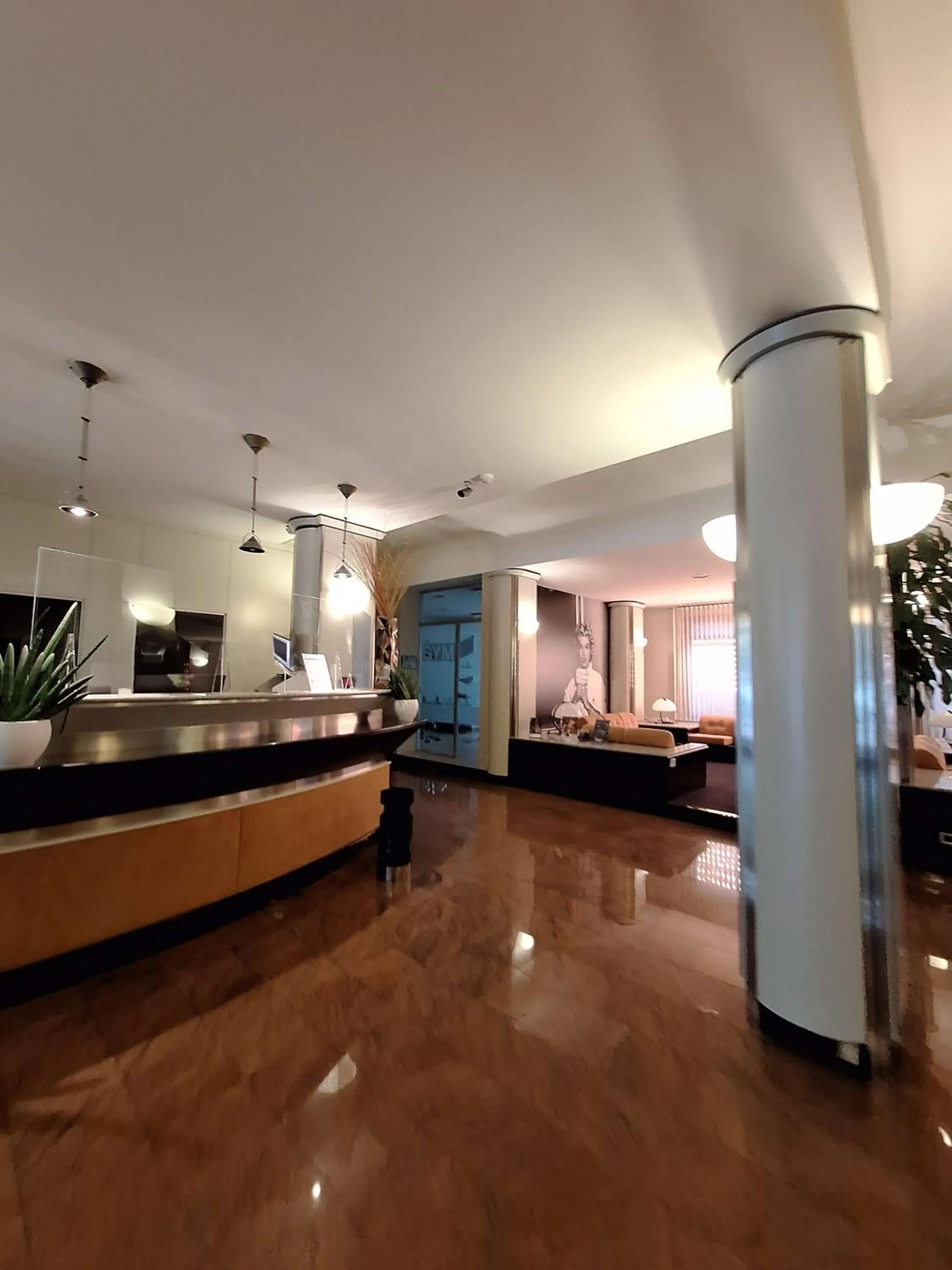 Lobby or reception in Sure Hotel by Best Western Milano