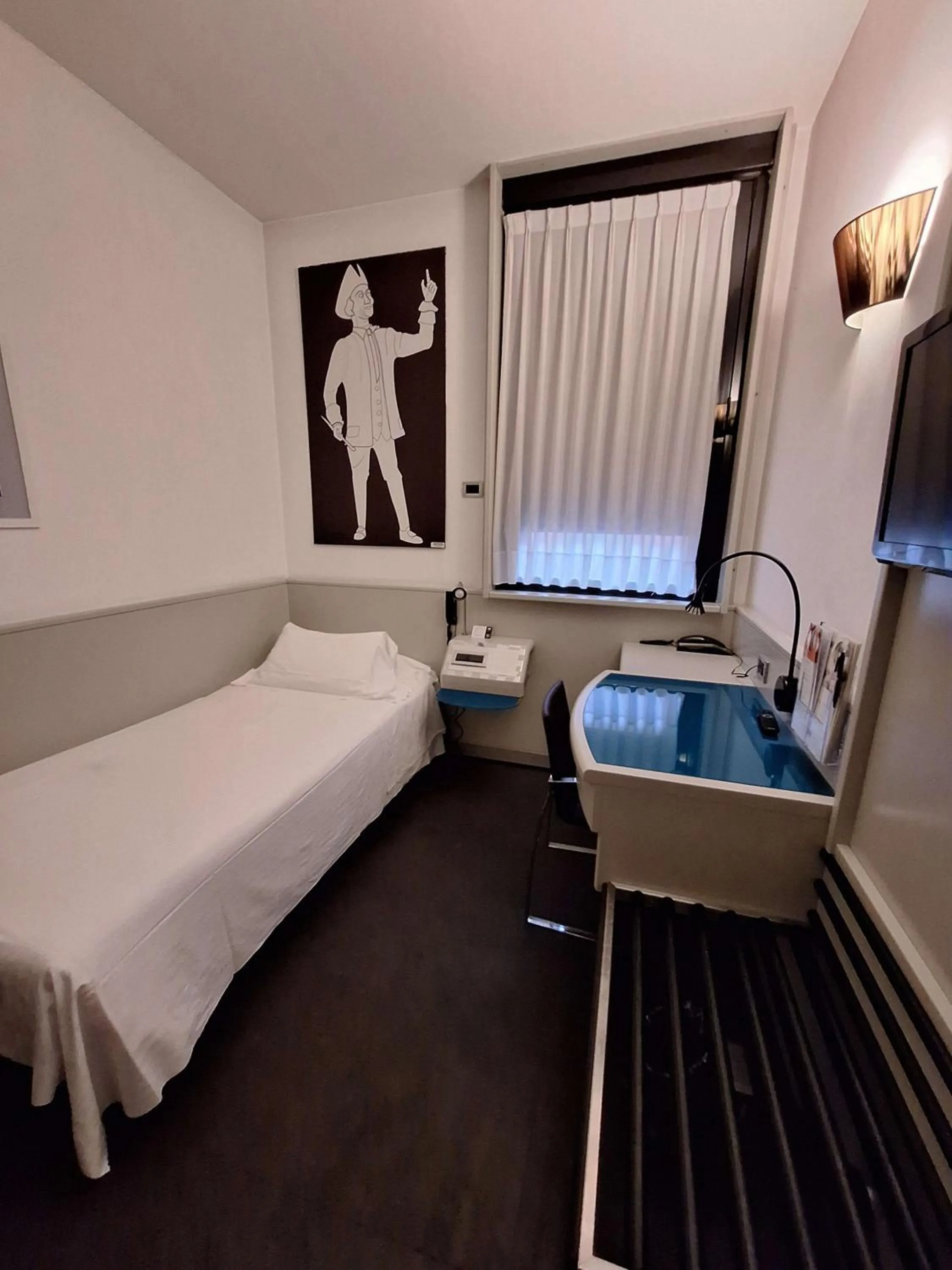 Bedroom, Bed in Sure Hotel by Best Western Milano