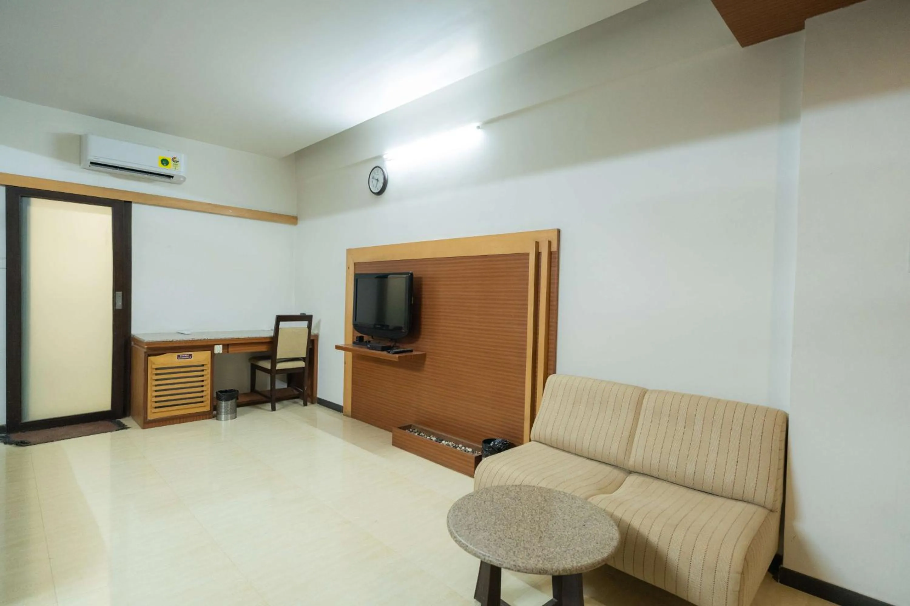 King Suite in HOTEL RAMA RESIDENCY