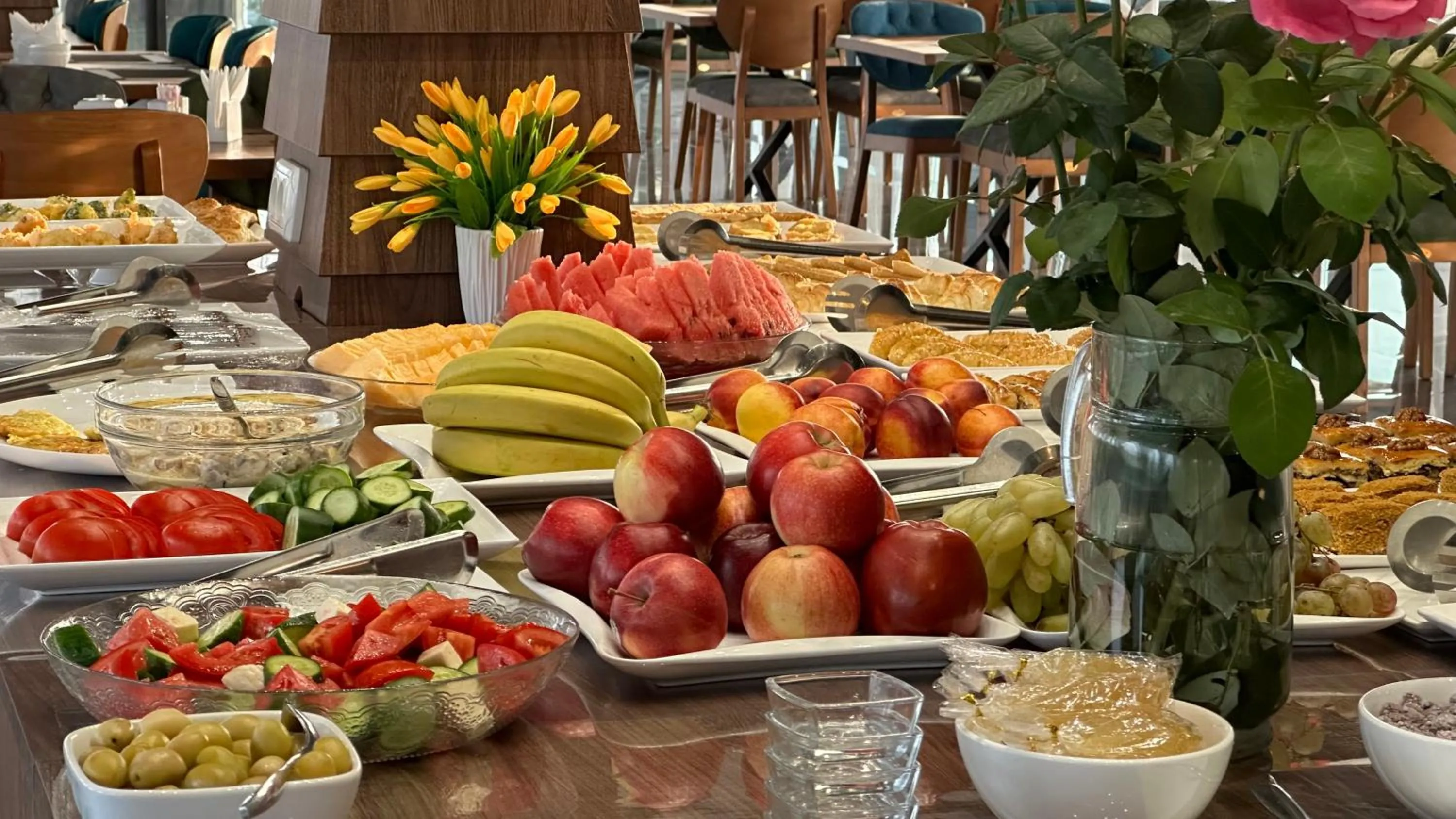 Buffet breakfast in Rayyan Hotel & SPA Tashkent