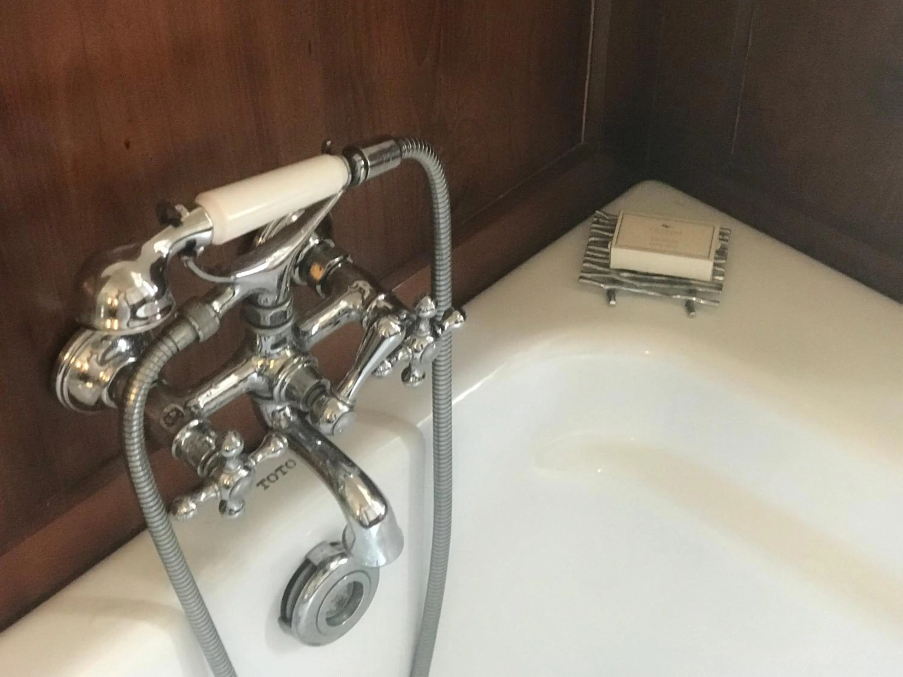 Bathroom in Le Colonial 1506 - Exclusive Luxury Hideaway