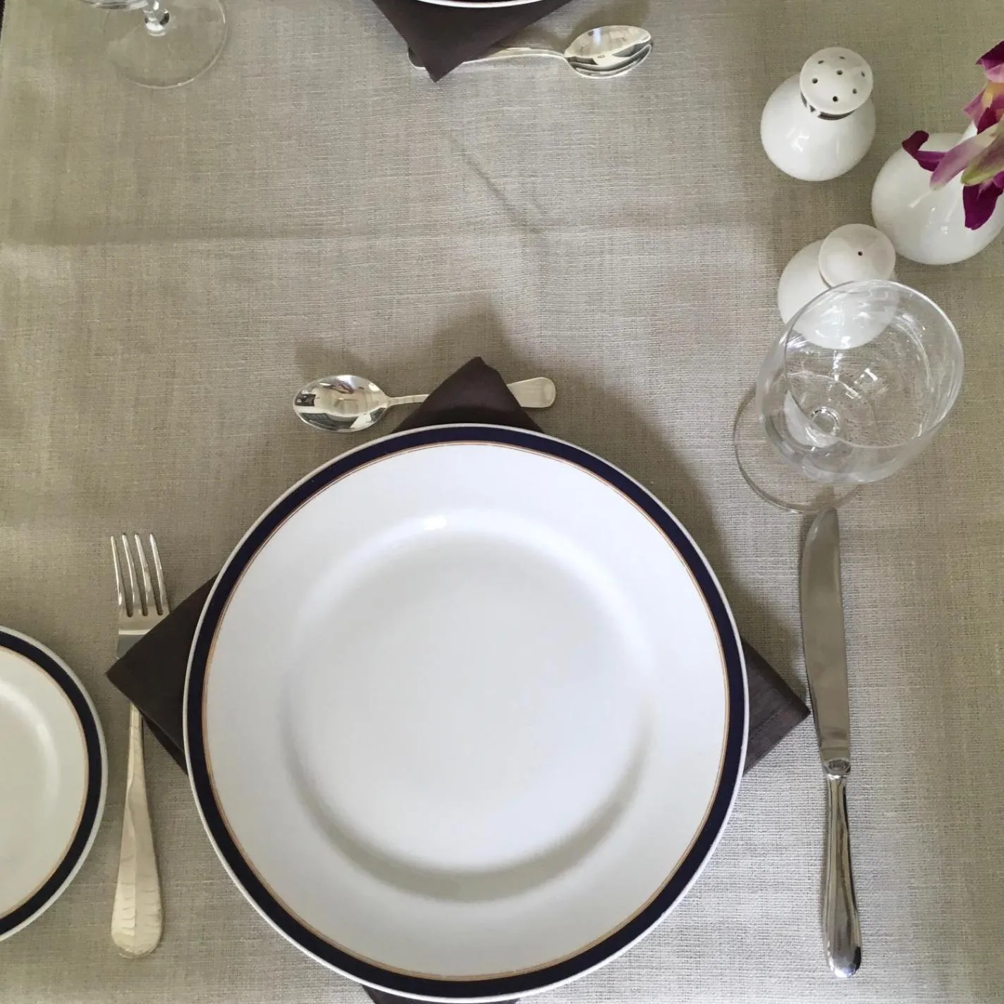 Restaurant/places to eat in Le Colonial 1506 - Exclusive Luxury Hideaway