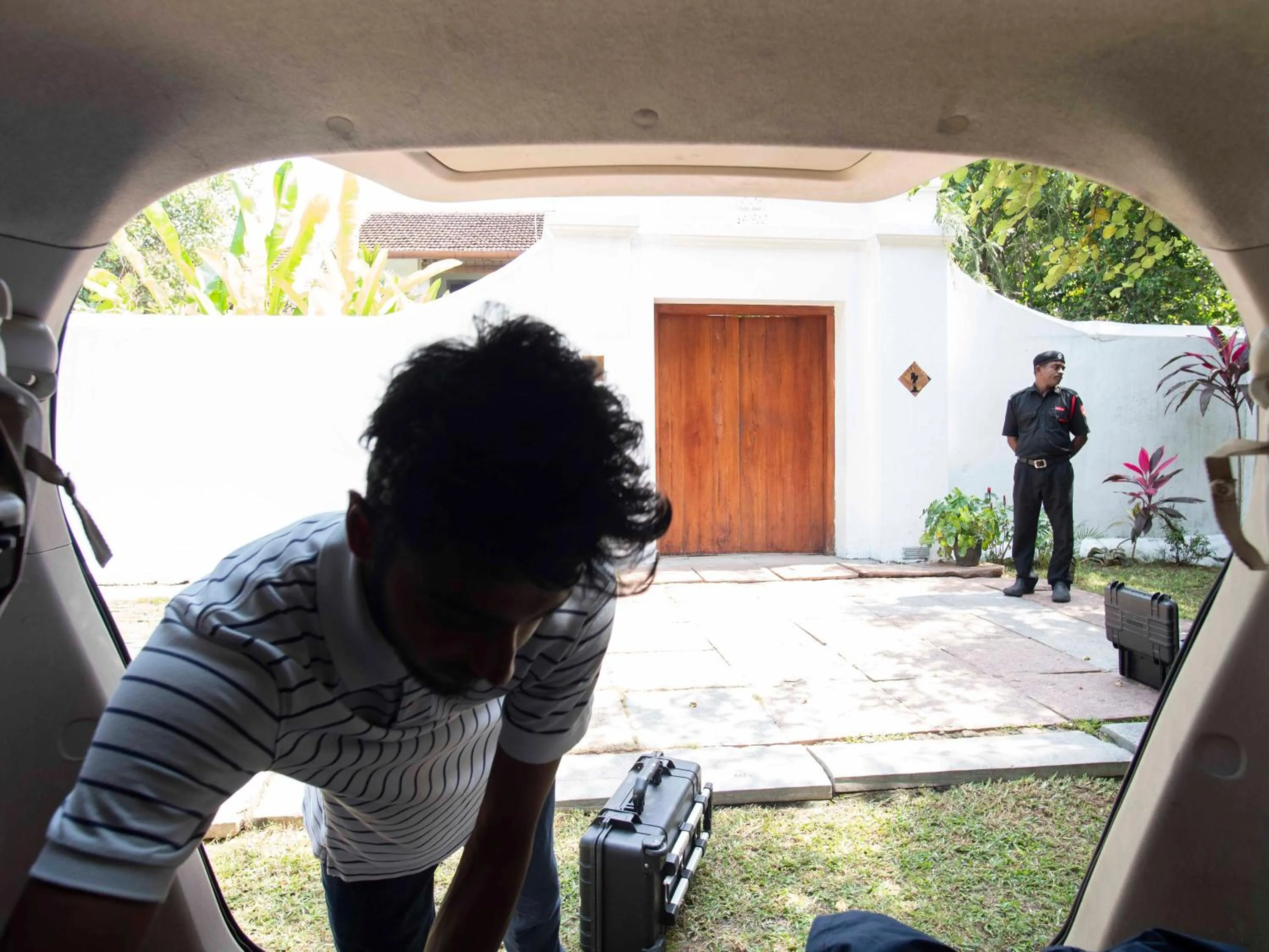 Staff in Le Colonial 1506 - Exclusive Luxury Hideaway