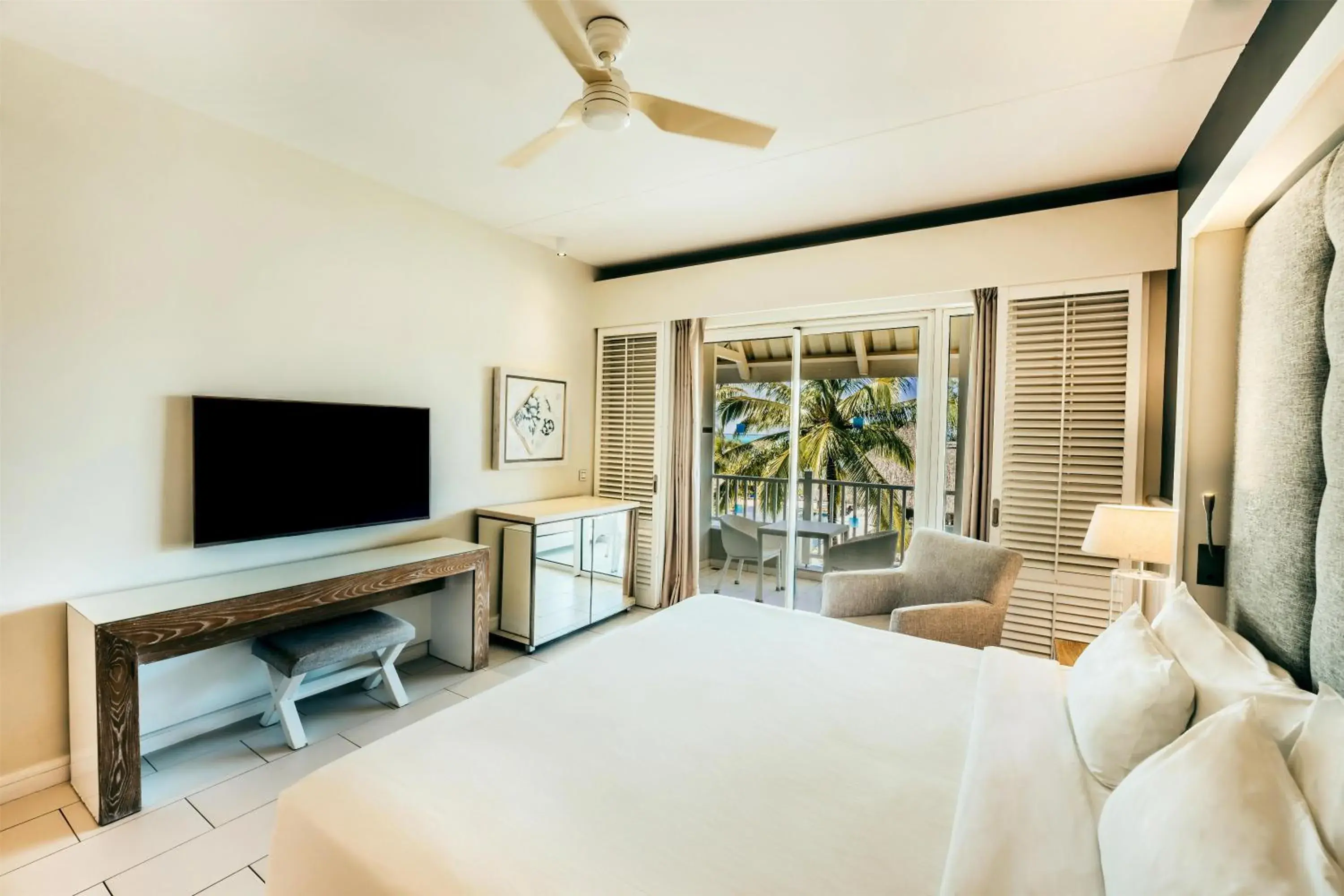 Premium Room – Ocean View in Radisson Blu Azuri Resort & Spa Premium Room – Ocean View in Radisson Blu Azuri Resort & Spa