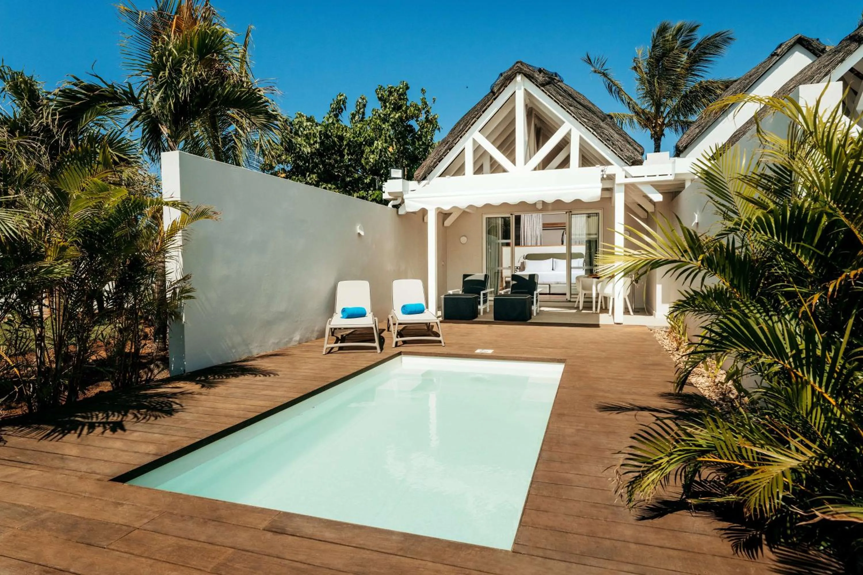 Patio in Radisson Blu Azuri Resort & Spa