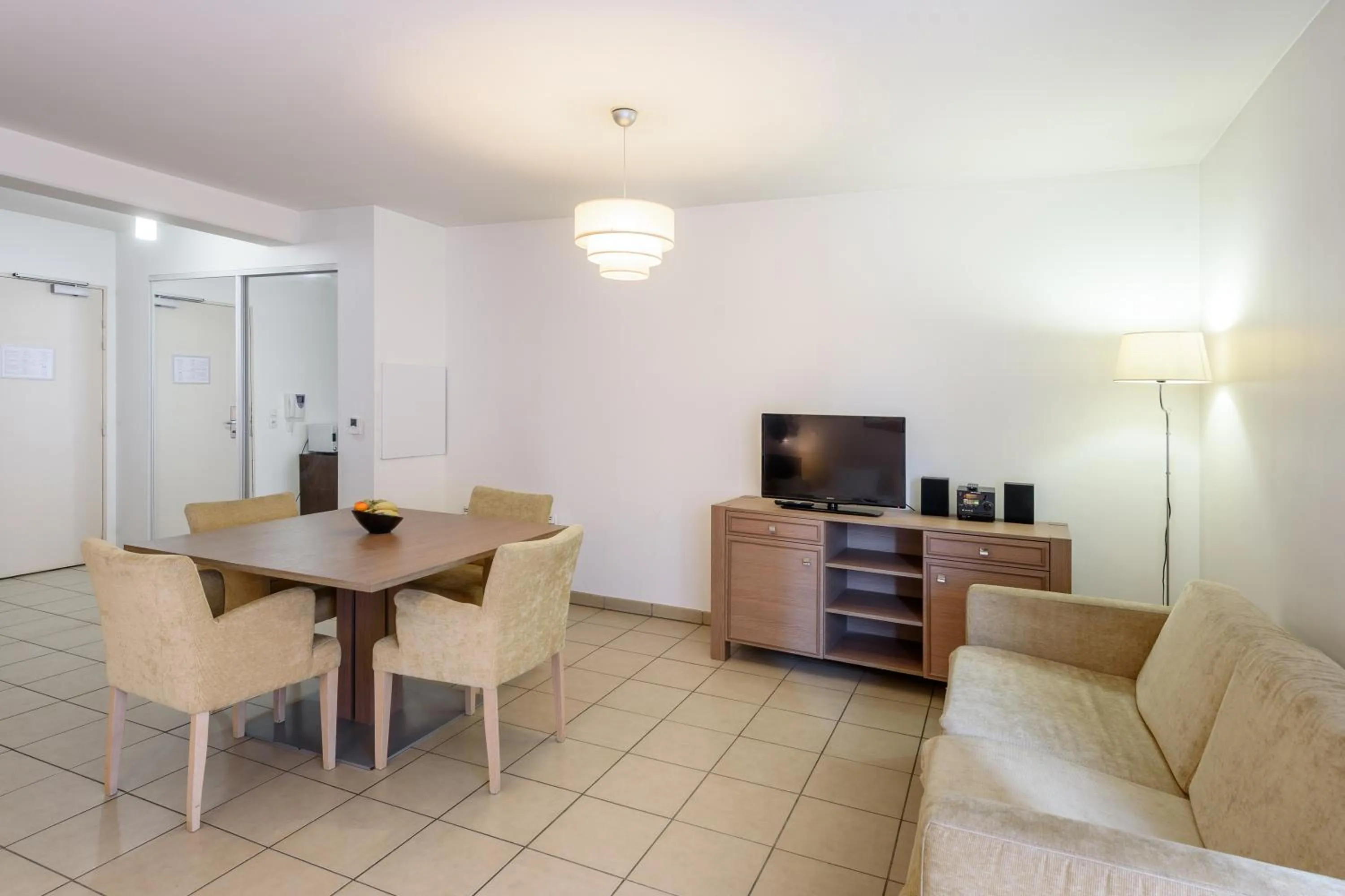 TV and multimedia in Residhotel Toulouse Centre