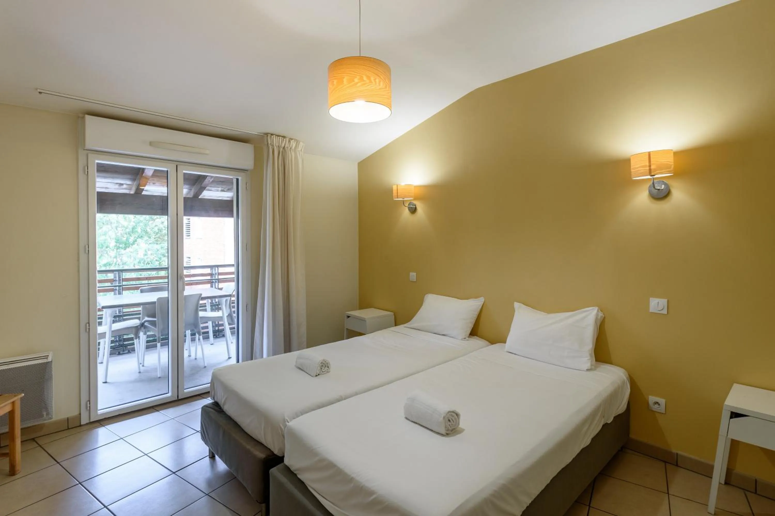 Bedroom, Bed in Residhotel Toulouse Centre