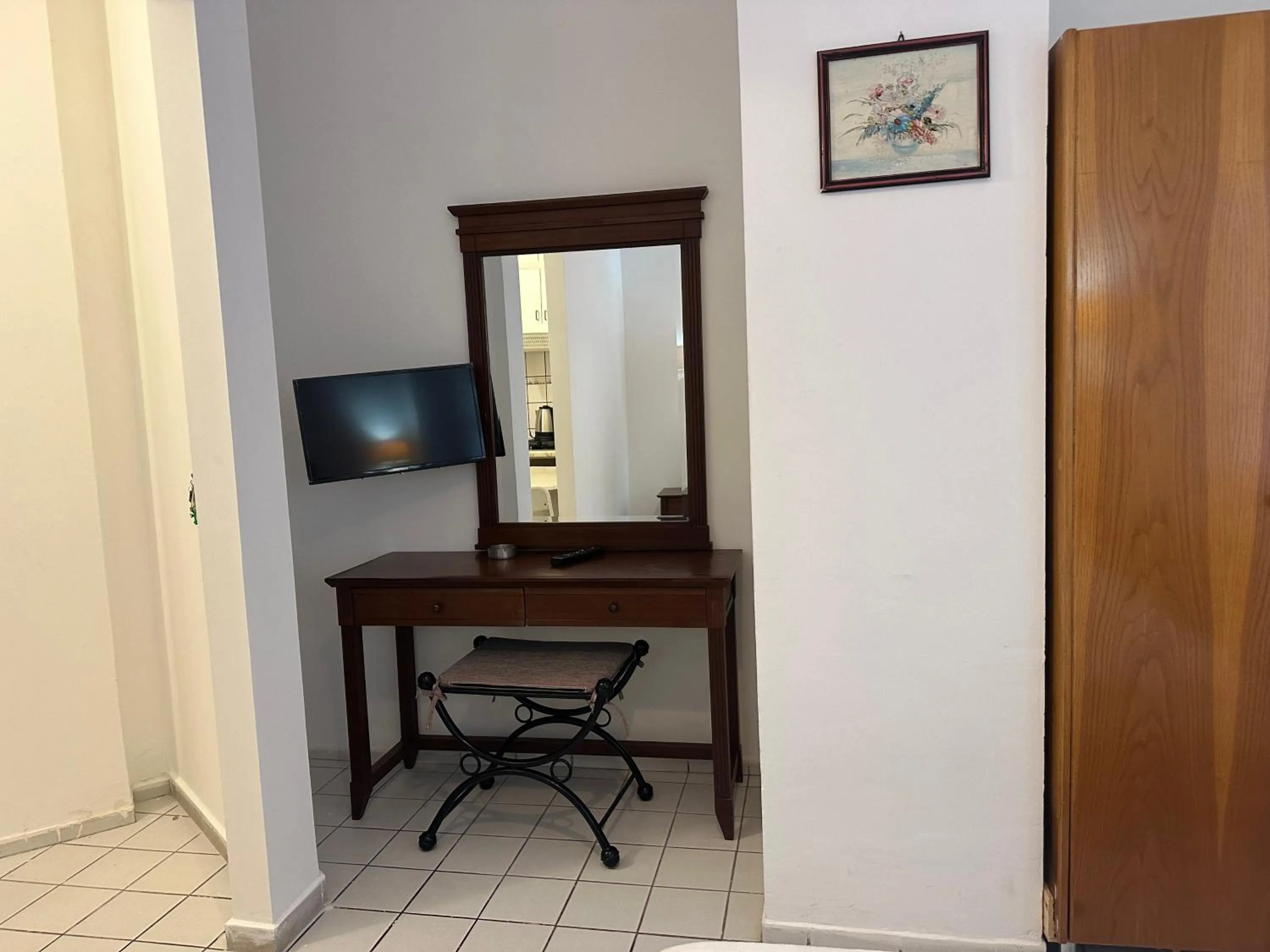 TV and multimedia in NATURELLA APART HOTEL