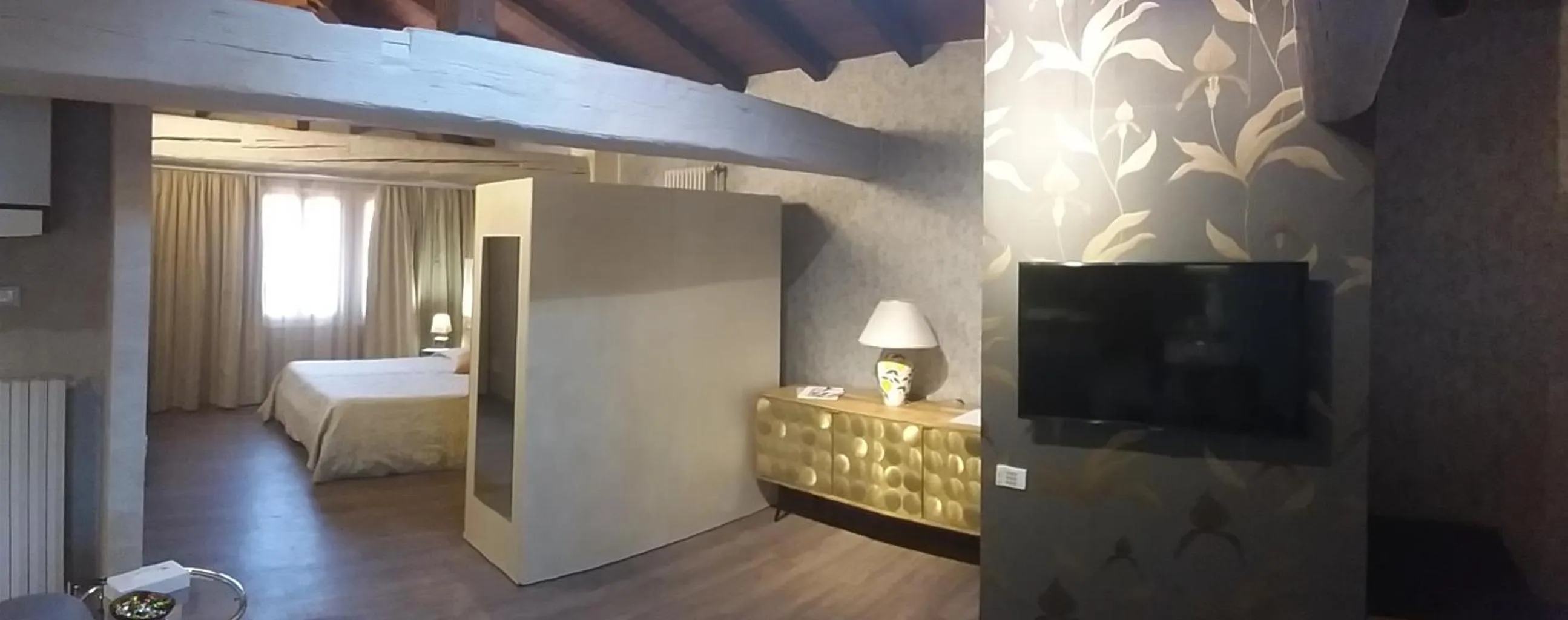 Photo of the whole room, Bed in Hotel Centrale