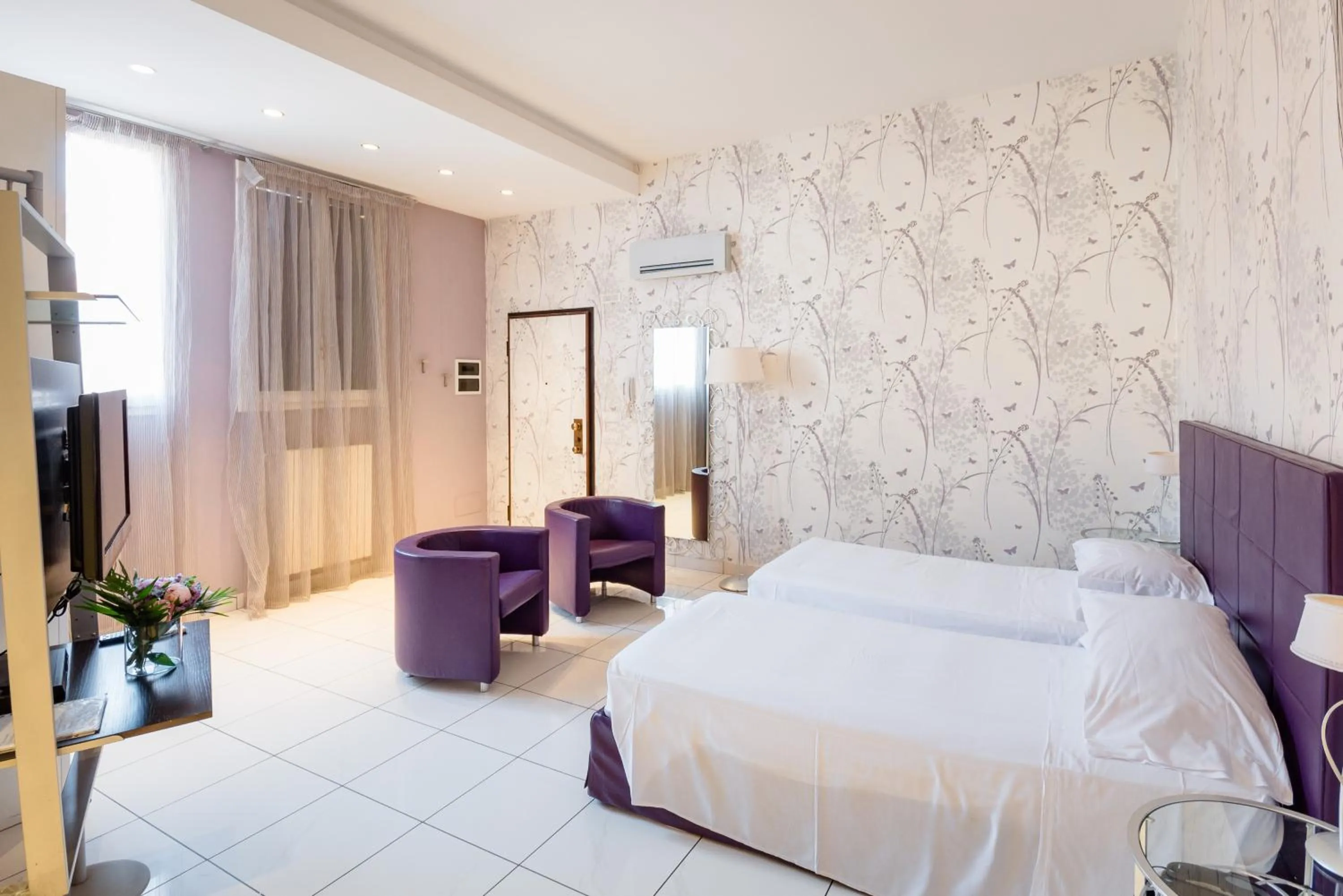 Photo of the whole room, Bed in Hotel Centrale