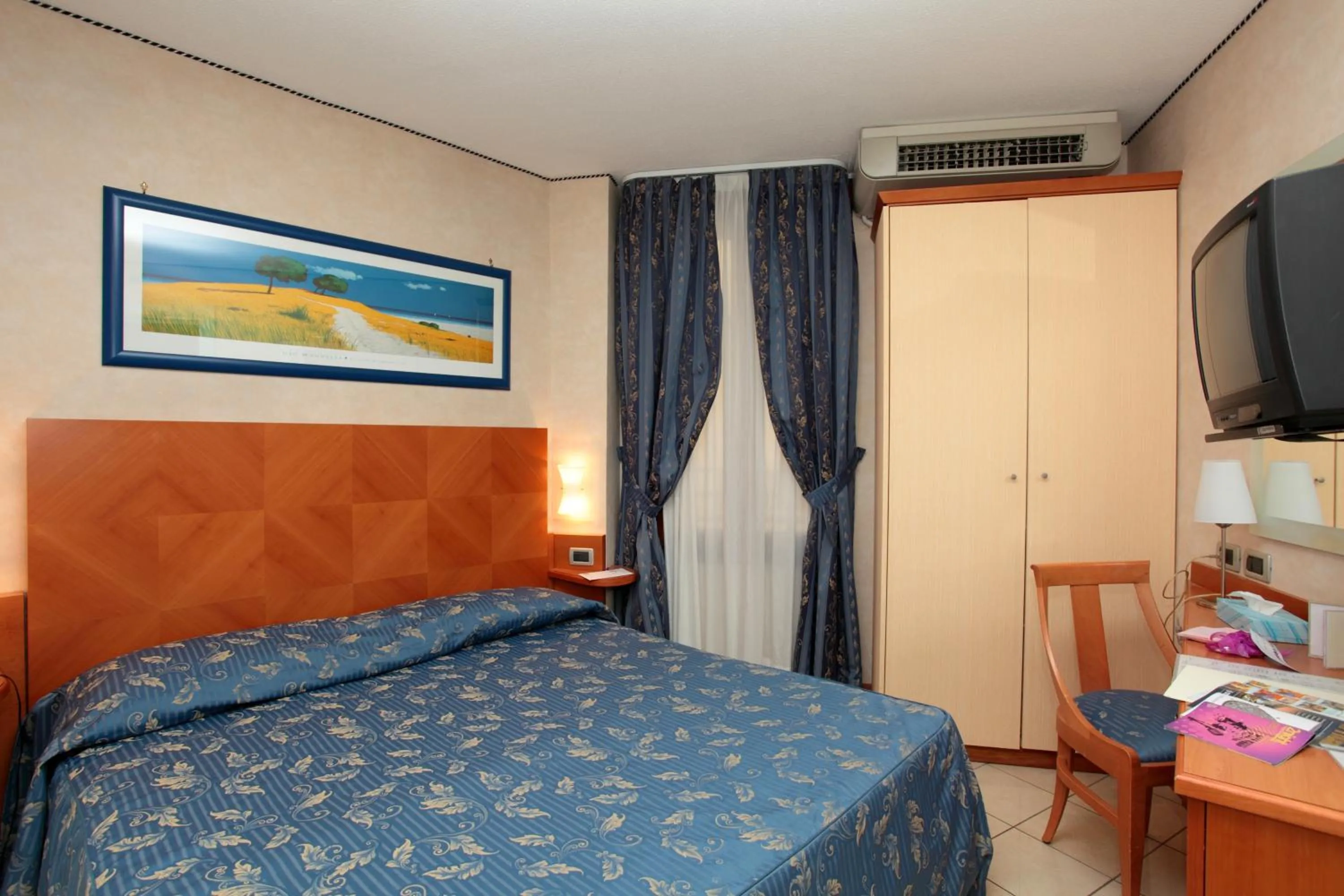 Bedroom, Bed in Hotel Centrale