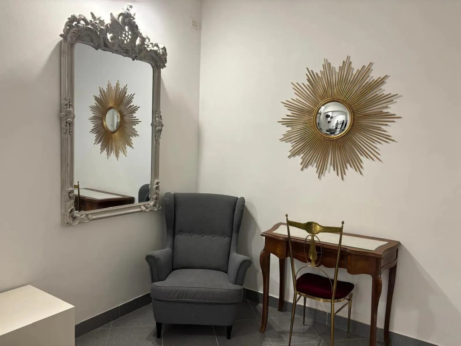 Living room in Phi Hotel Bologna