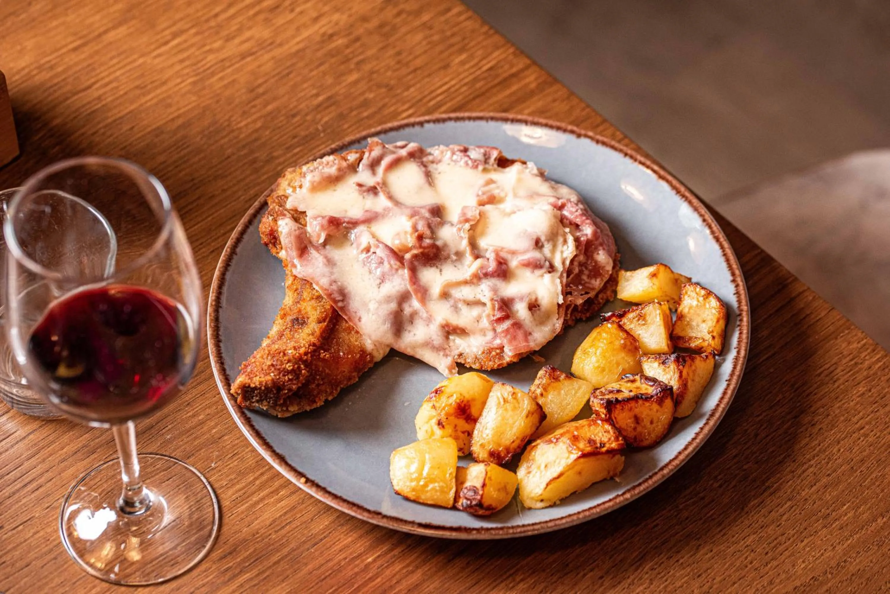 Restaurant/places to eat in Phi Hotel Bologna