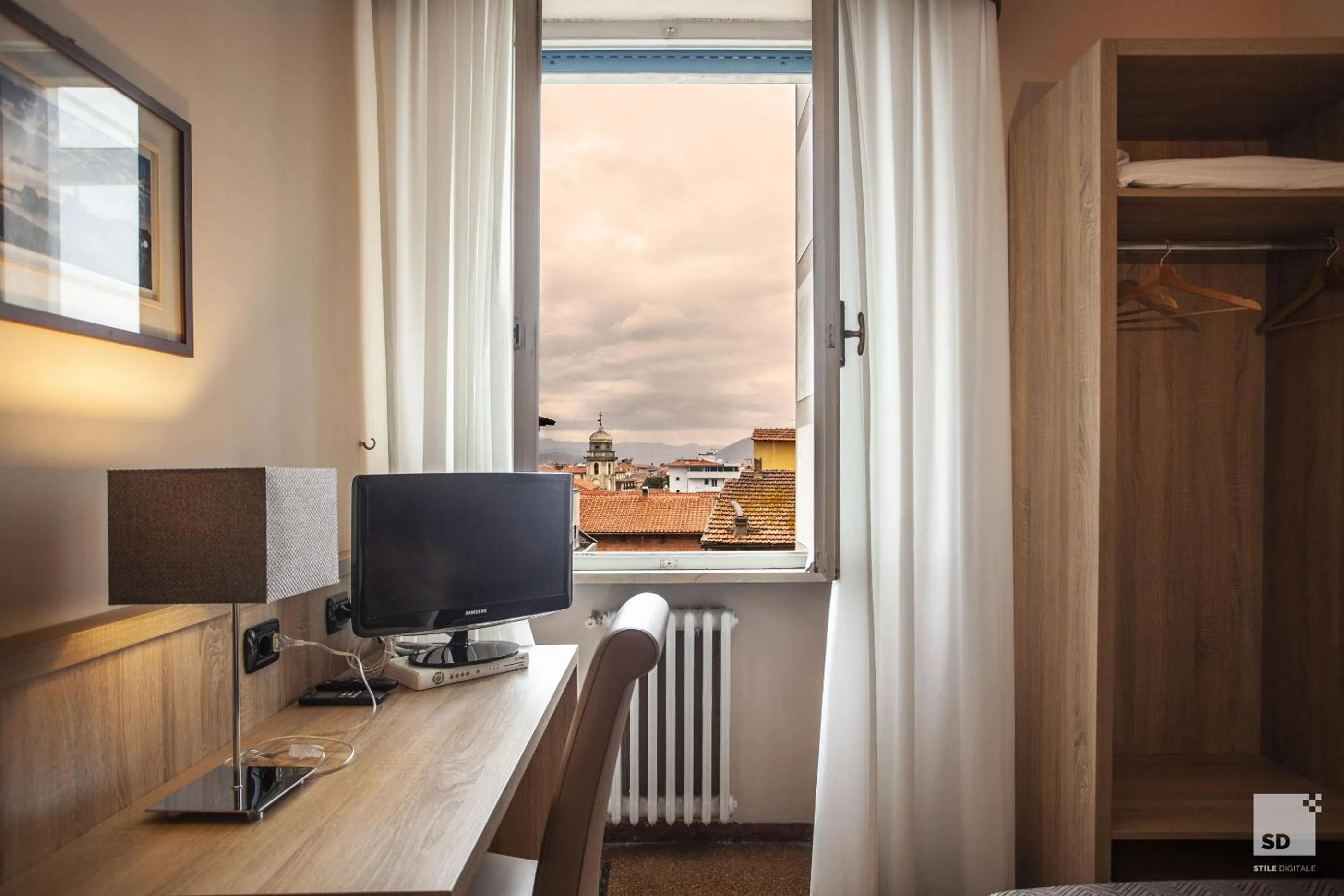 Photo of the whole room in Hotel La Pace