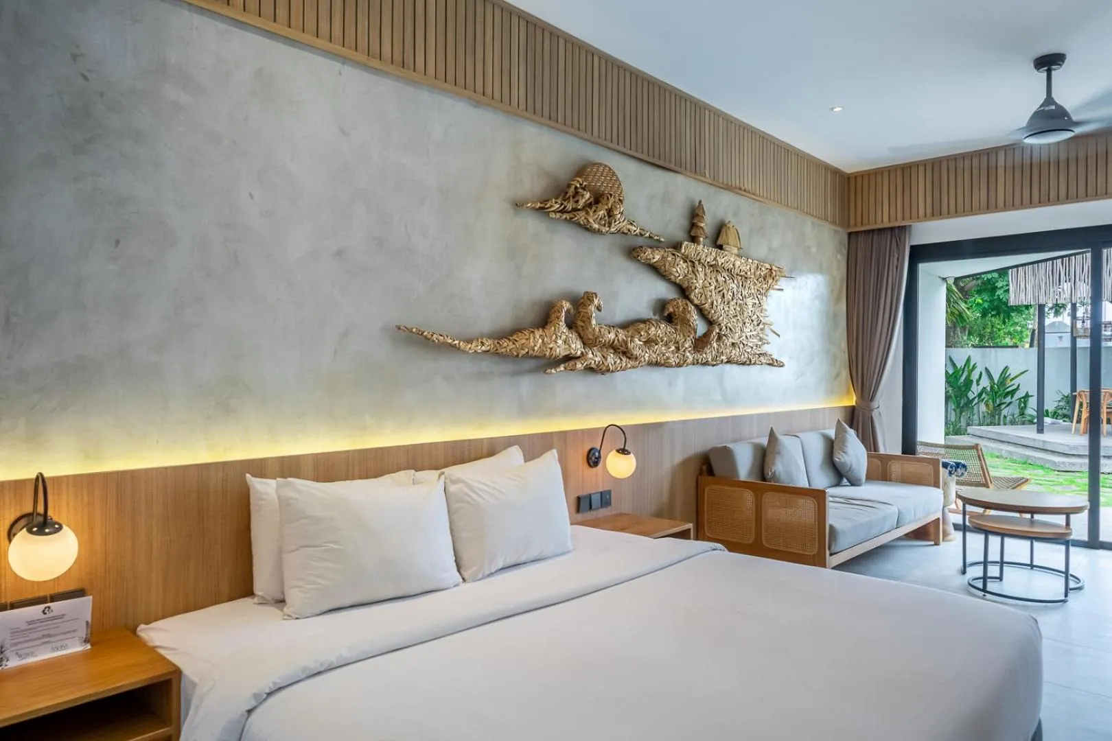 Photo of the whole room, Bed in The Wave