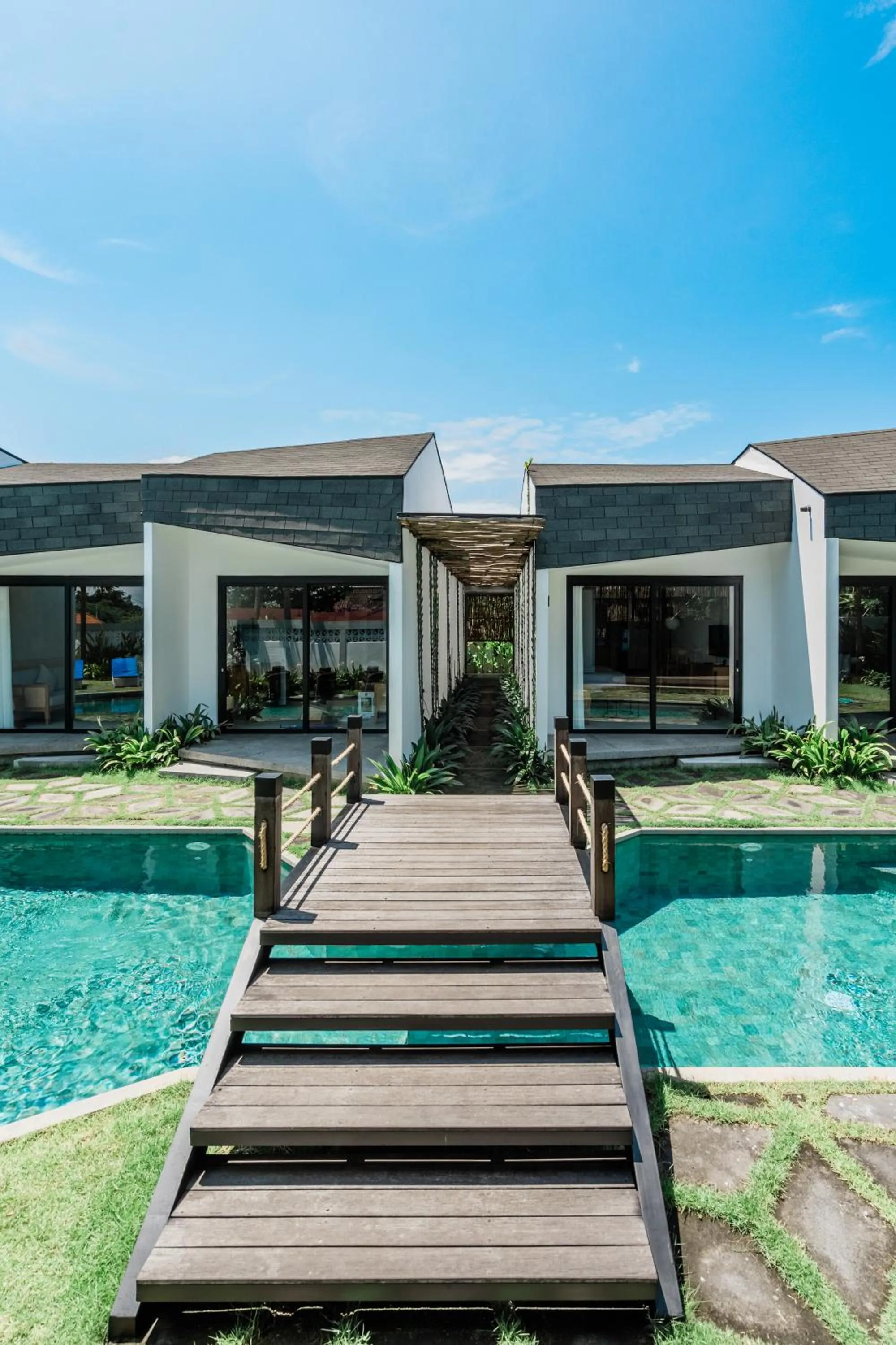 Garden view in The Wave