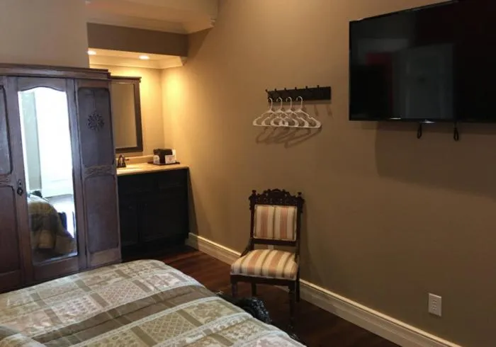 TV and multimedia, Bed in Historic Kahn Hotel