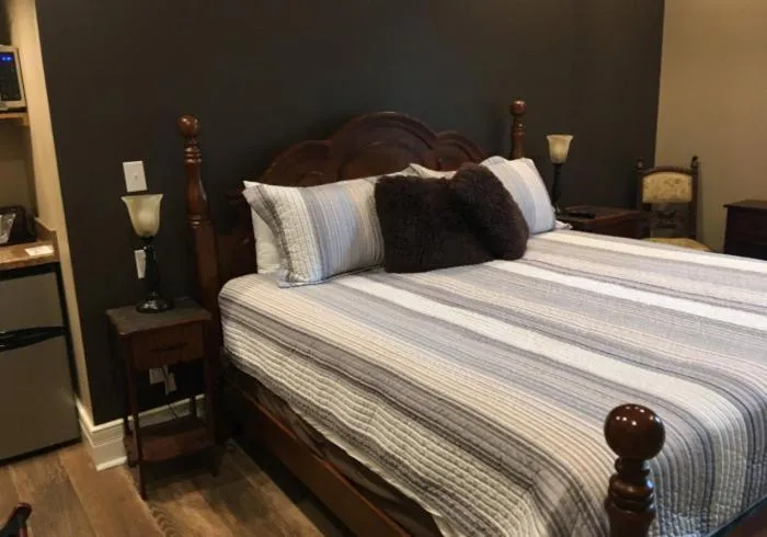 Bed in Historic Kahn Hotel