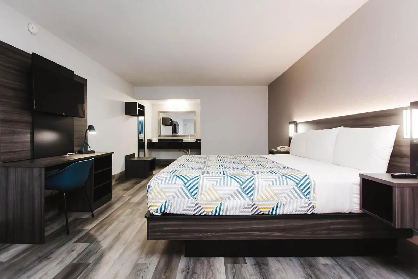 Bed in Studio 6 Houston TX Medical Center NRG Stadium