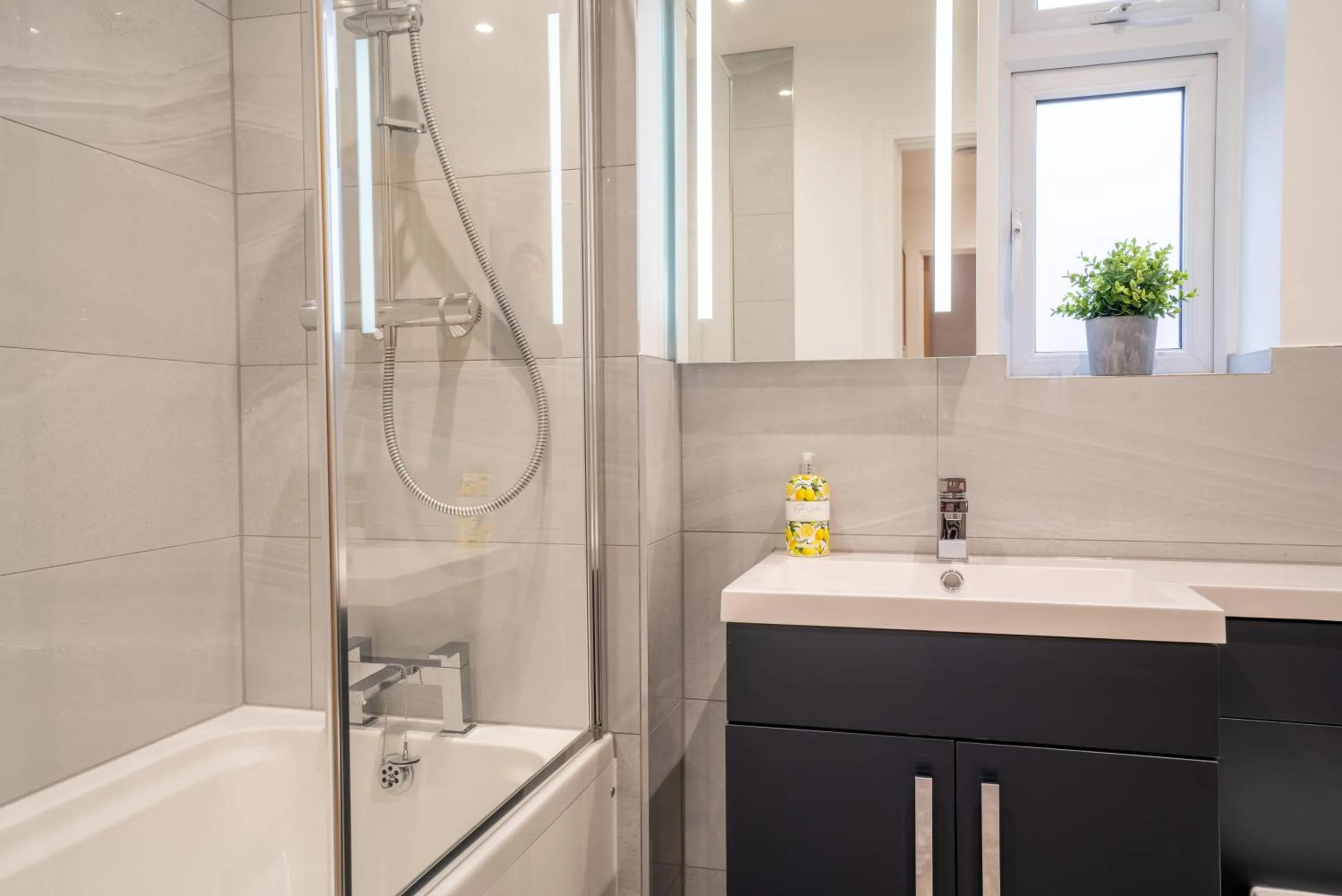 Bathroom in Mill Road Ground Floor Apartment
