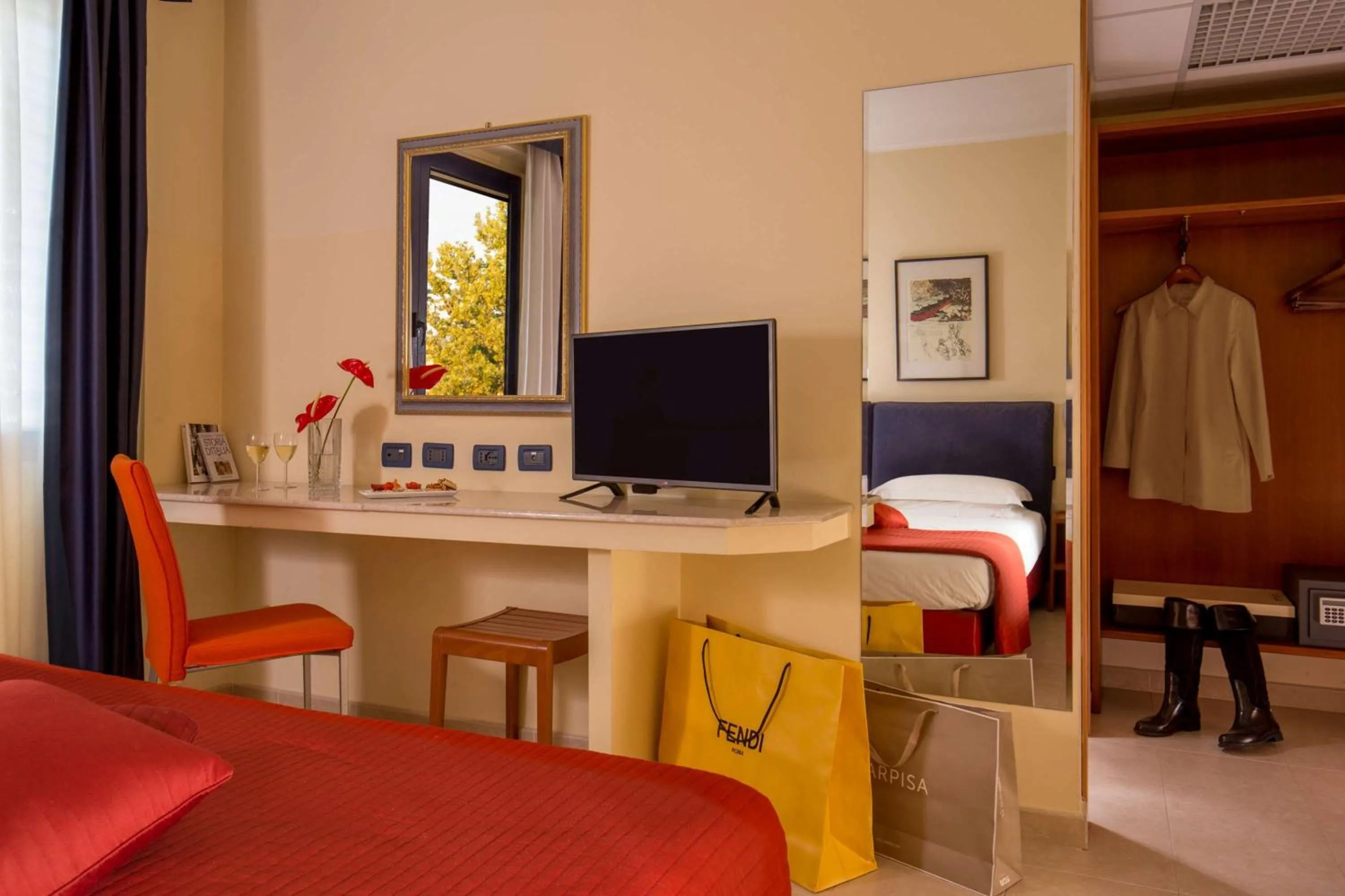 TV and multimedia in Best Western Blu Hotel Roma