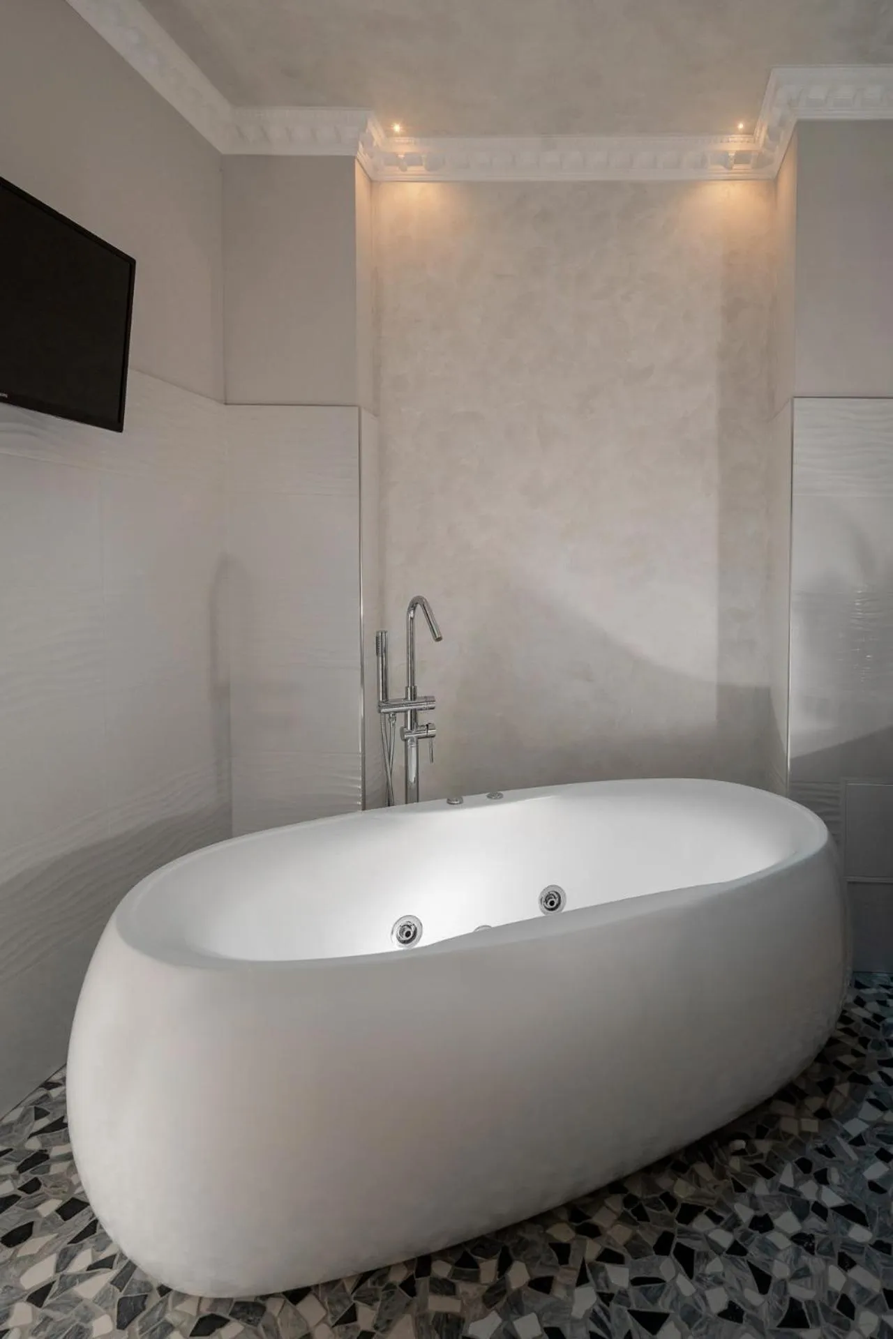 Hot Tub in Albergo Rossini 1936 - Small & Charming