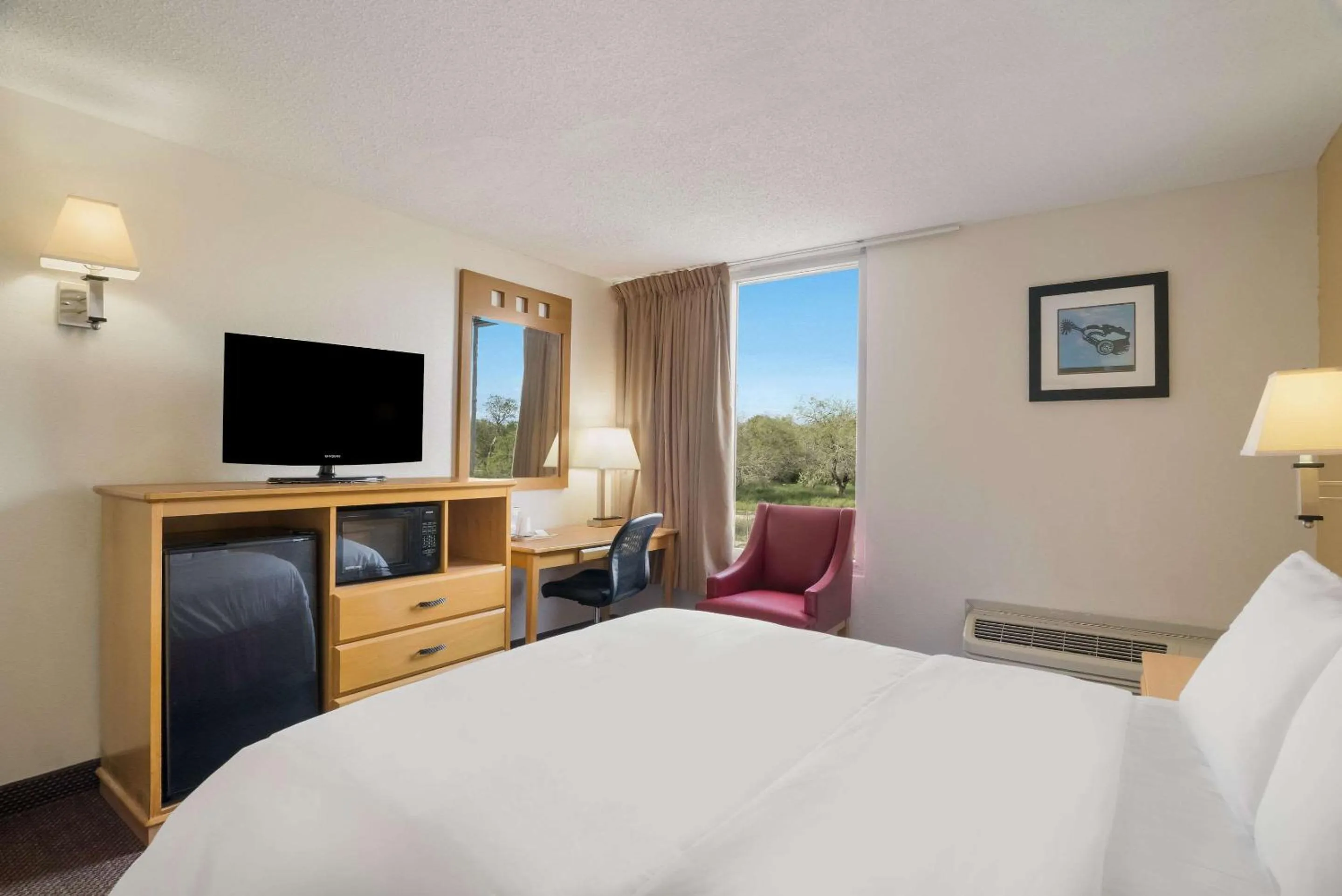 Bedroom, Bed in Quality Inn