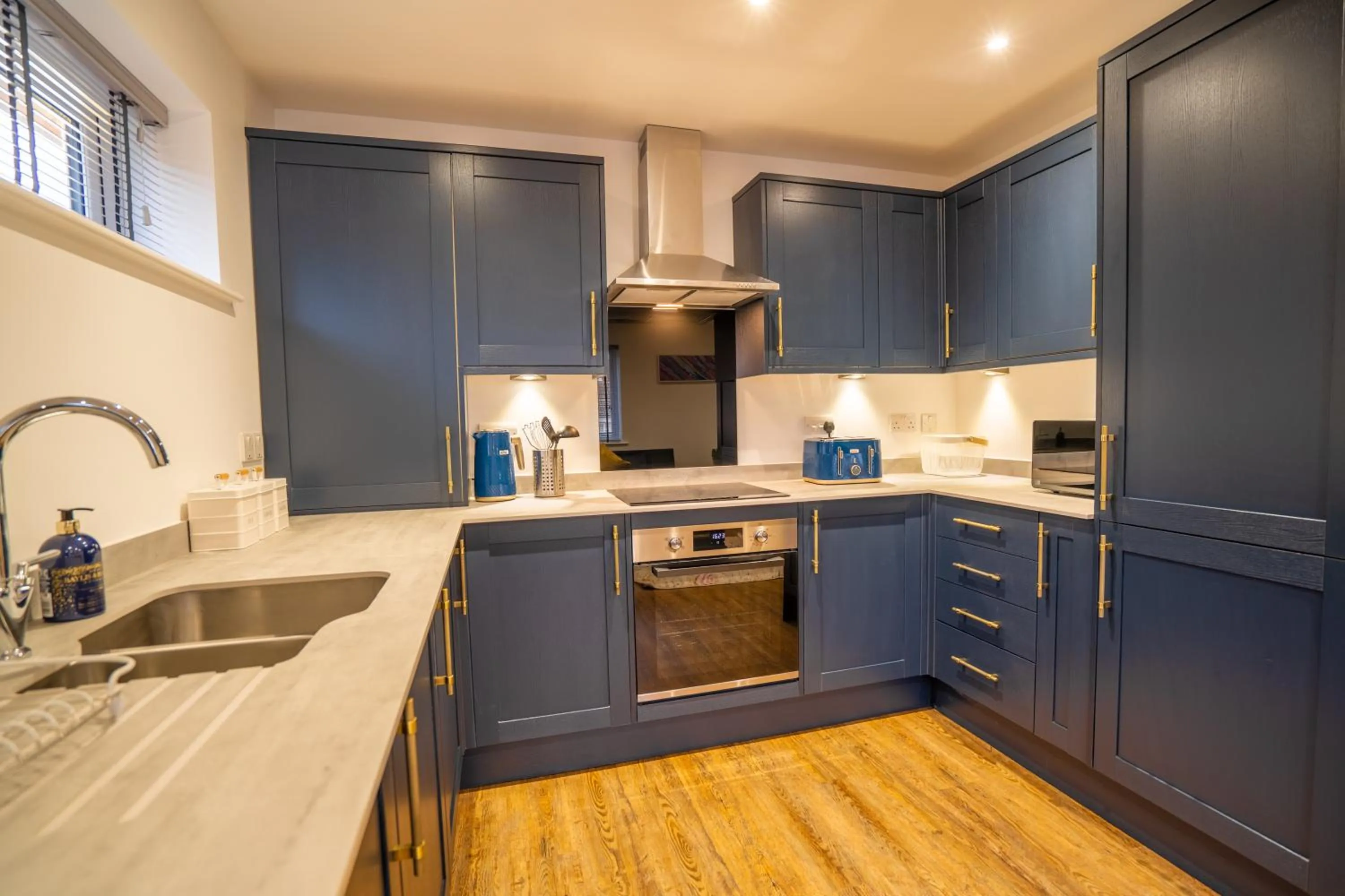 Kitchen or kitchenette in Mill Road Apartment First Floor