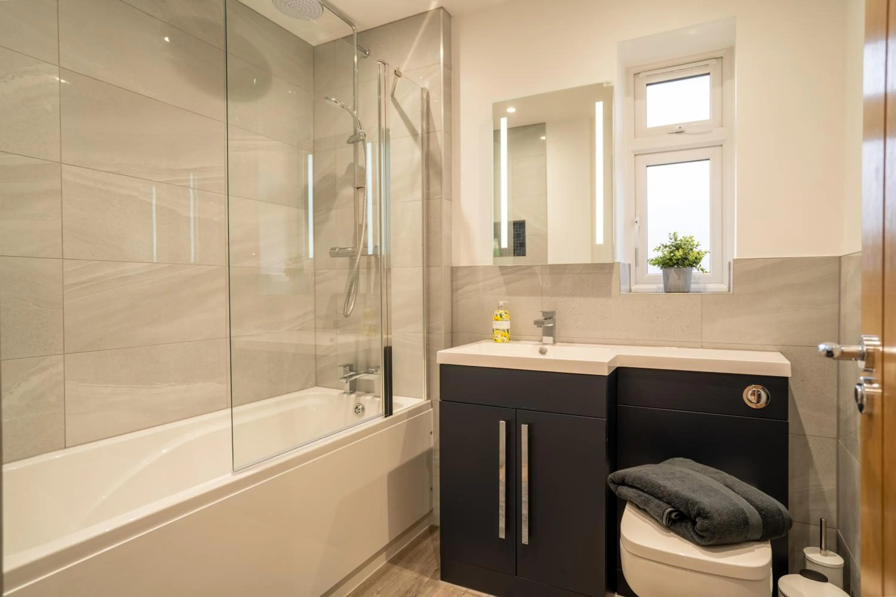 Bathroom in Mill Road Apartment First Floor