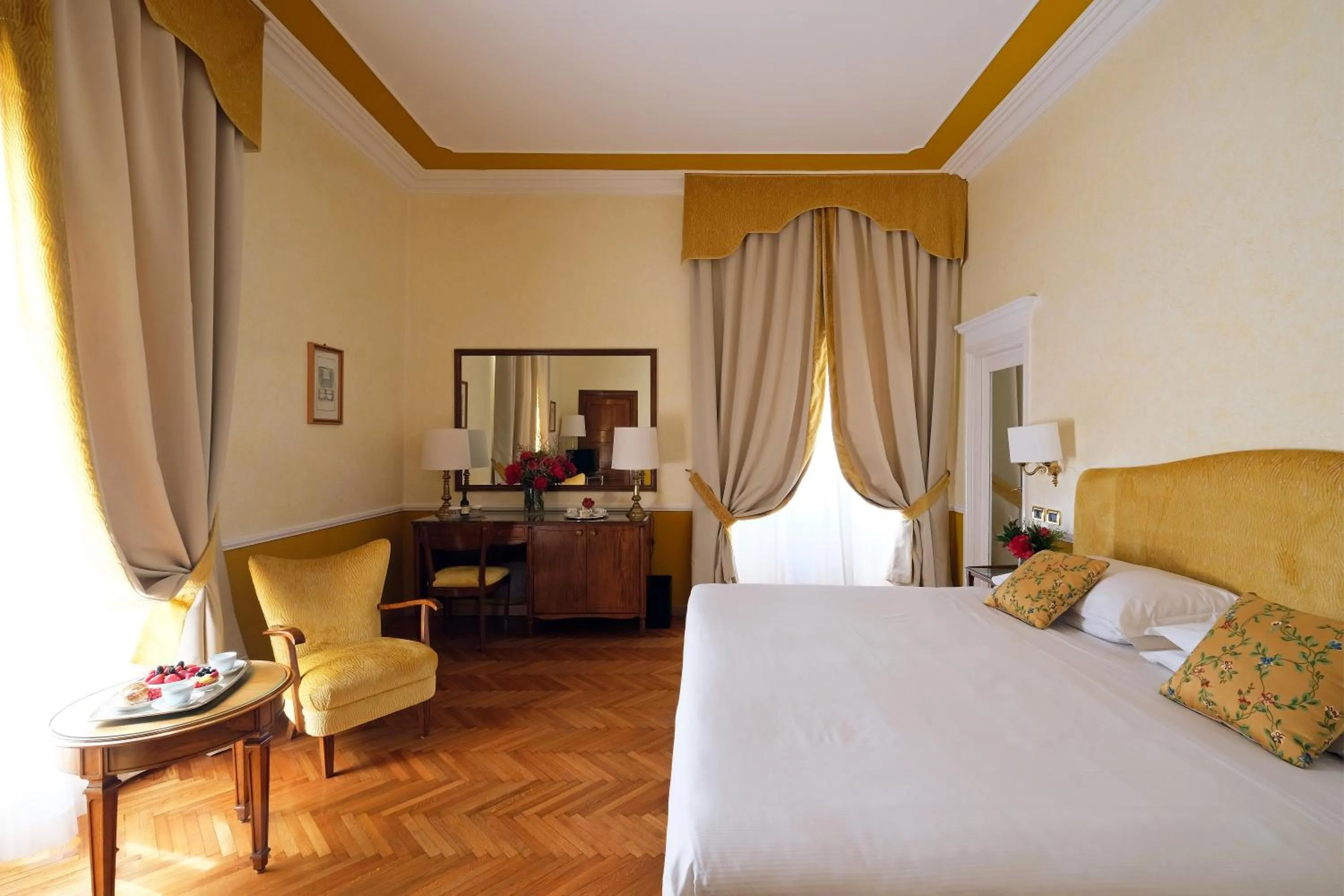Photo of the whole room, Bed in Bettoja Hotel Massimo d'Azeglio