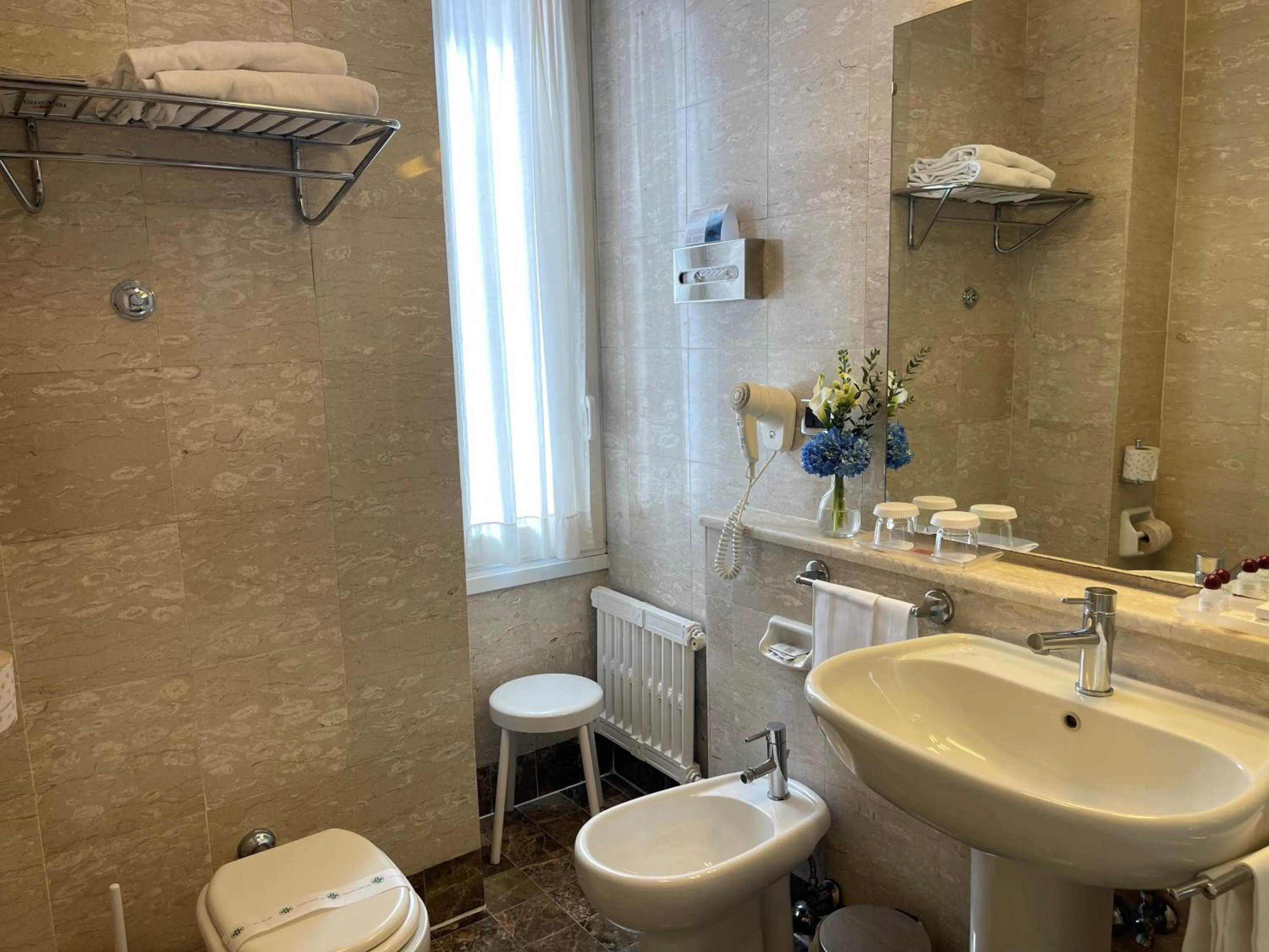 Bathroom in Bettoja Hotel Massimo d'Azeglio