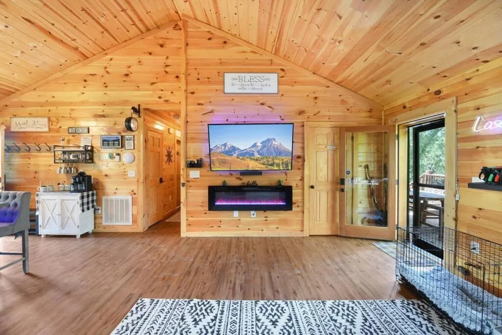 Enchanted Forest Cabin And Teepee! Lights & Laser Show! Private Hot Tub! Unique Stay!