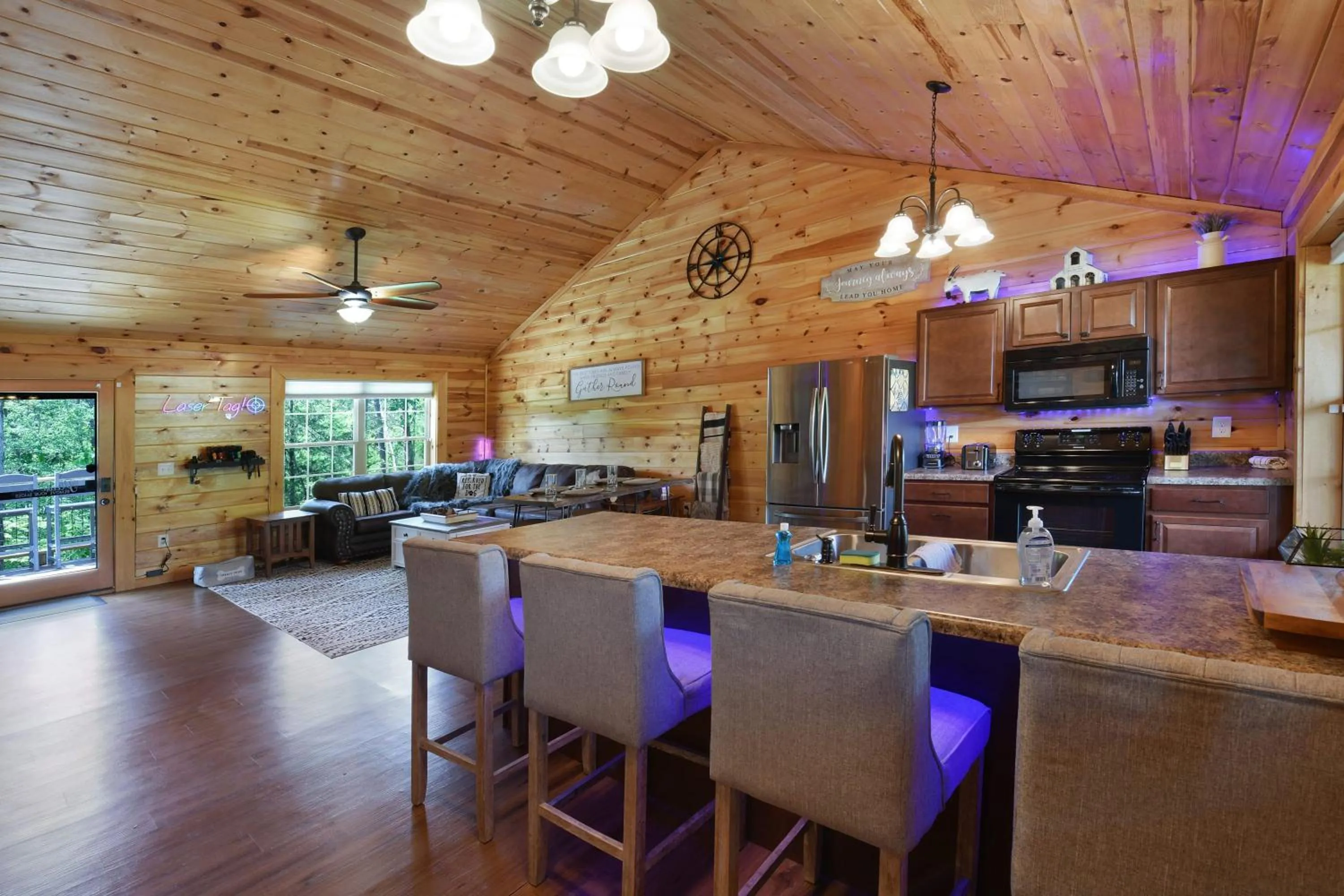Enchanted Forest Cabin And Teepee! Lights & Laser Show! Private Hot Tub! Unique Stay!