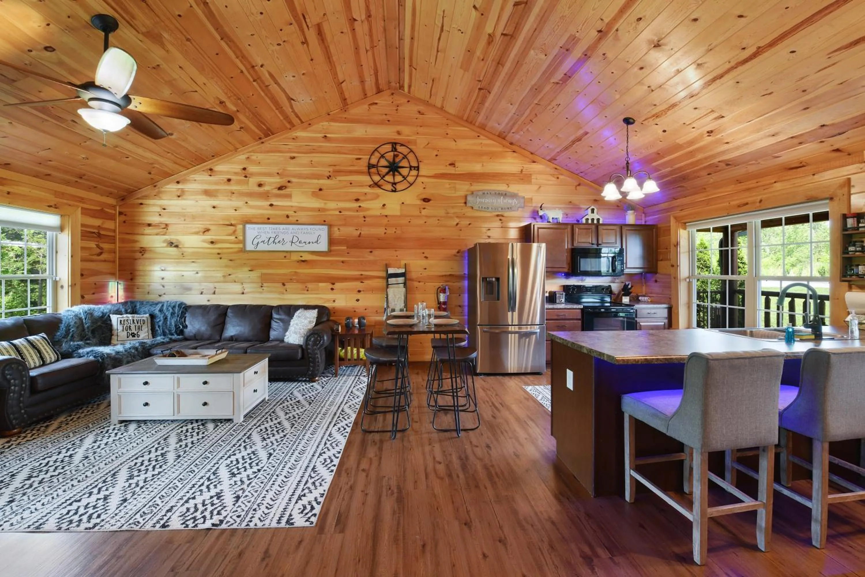 Enchanted Forest Cabin And Teepee! Lights & Laser Show! Private Hot Tub! Unique Stay!